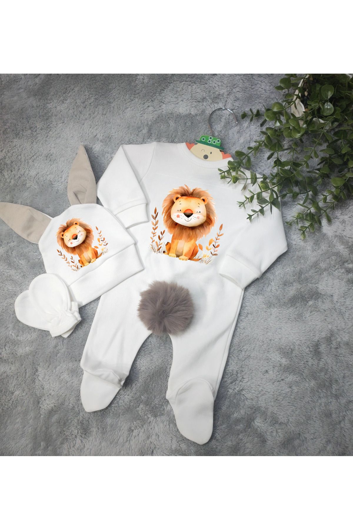 Moda Lime tavşan kulaklı ponponlu isme özel baskılı aslan detaylı bebek 3 lü tulum seti