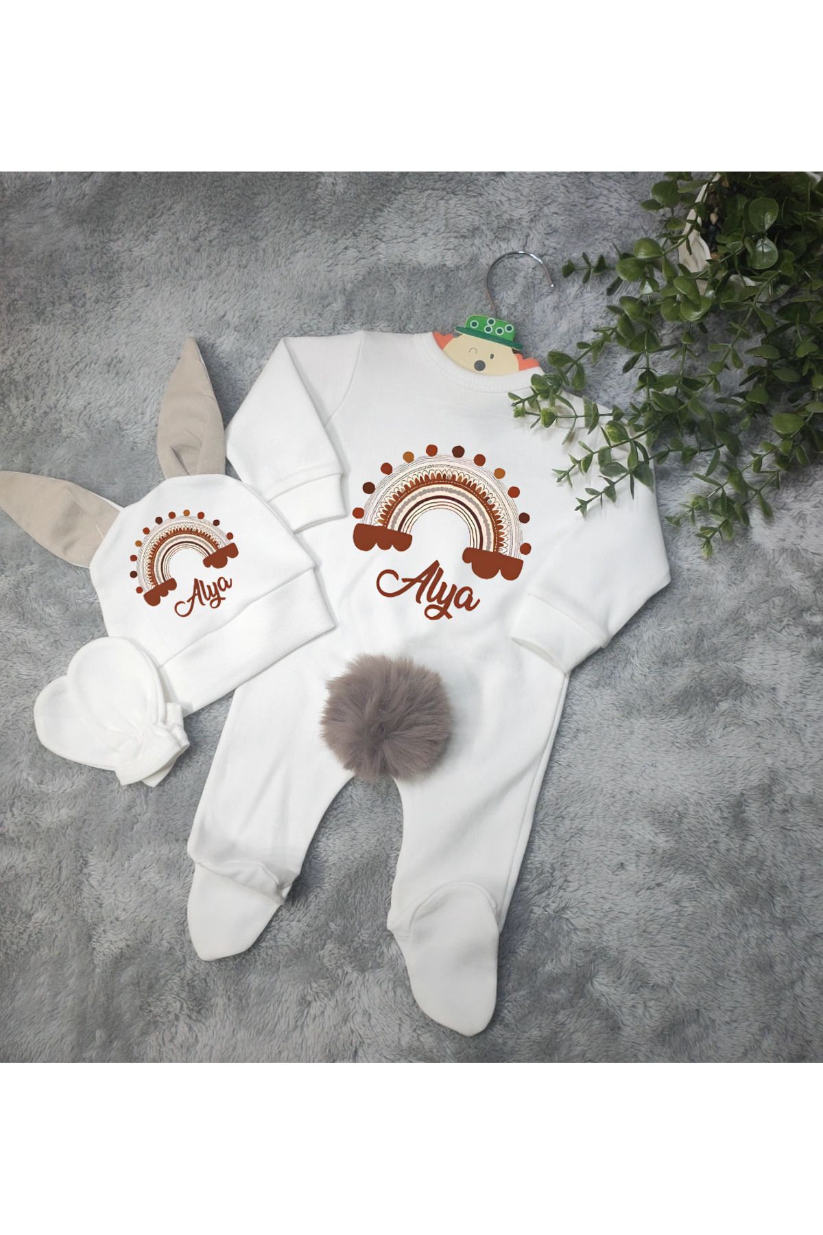 Moda Lime tavşan kulaklı ponponlu isme özel baskılı bebek 3 lü tulum seti