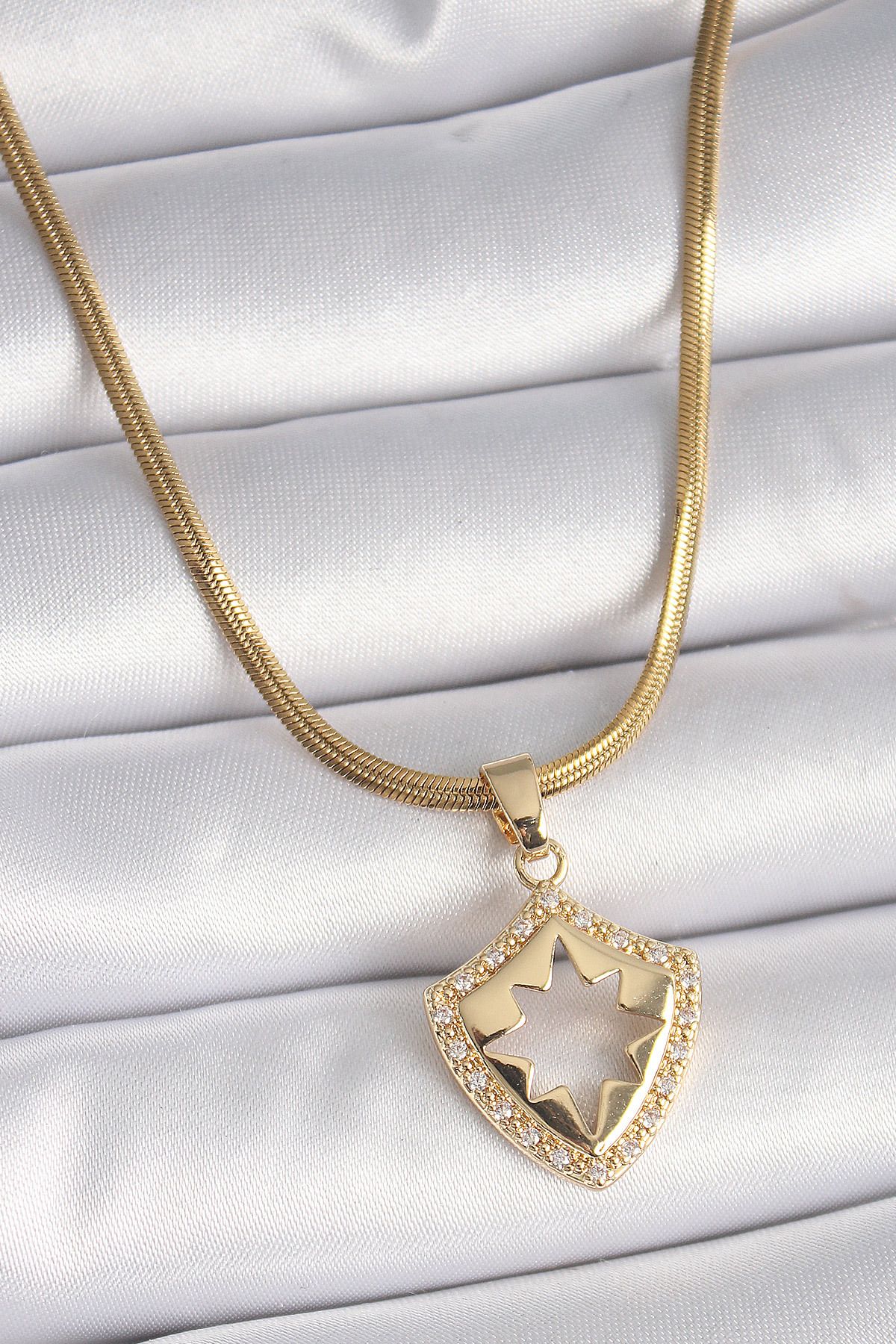 MMB Boutique 316L Çelik Gold Renk İtalyan Zincir Zirkon Taşlı Kutup Yıldız İşleme Kadın Kolye