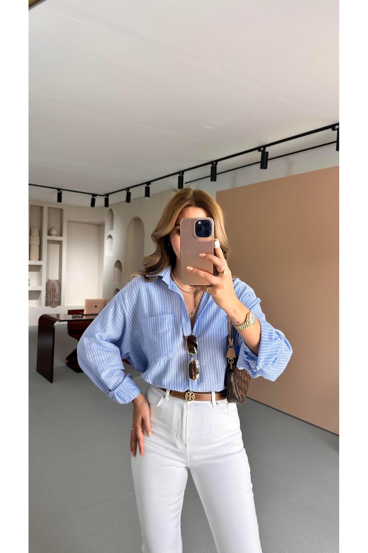 Sezgi Tekin Çizgili Mavi Oversize Gömlek