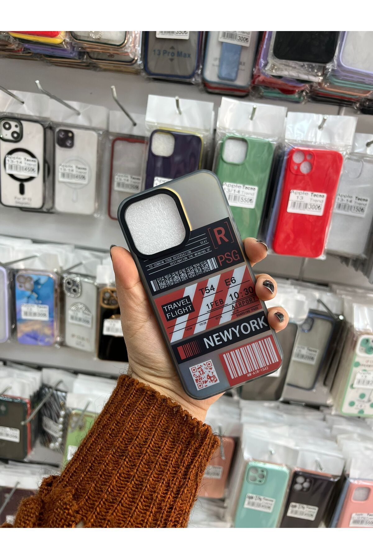 TECNOTREND Apple İphone 13 pro Kılıf Parlayan Kabartmalı İkonik Figürlü Amas Silikon Kapak
