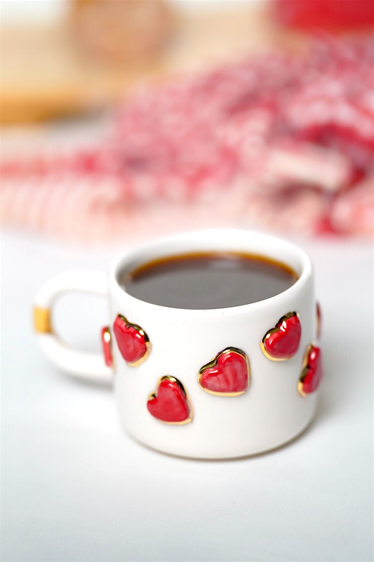 EL YAPIMI 24k Altın Süslemeli Aşk ve Tutku Temalı El Yapımı Seramik Mug
