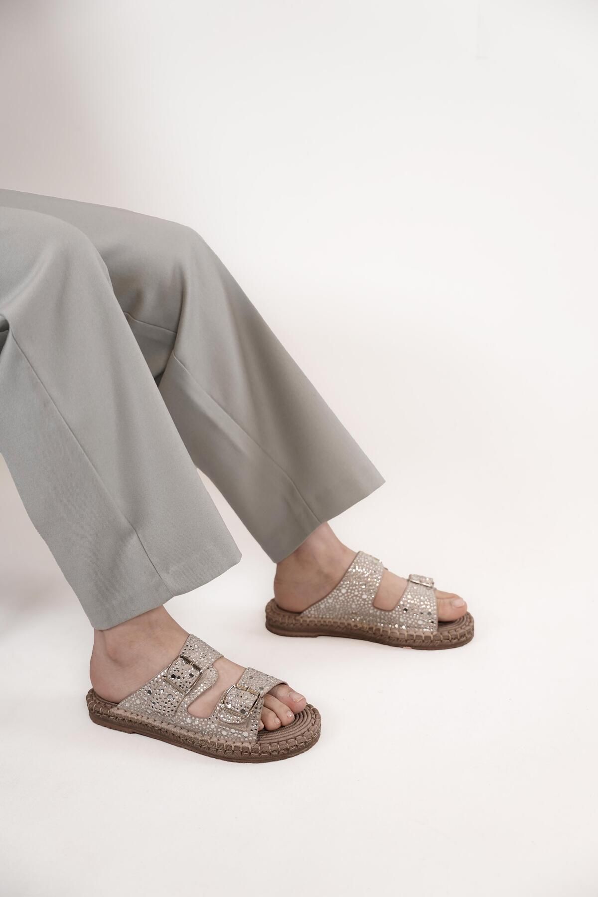 Stilbagshoes NELDA TAŞ DETAYLI HASIR ÖRGÜ KADIN TERLİK BEJ
