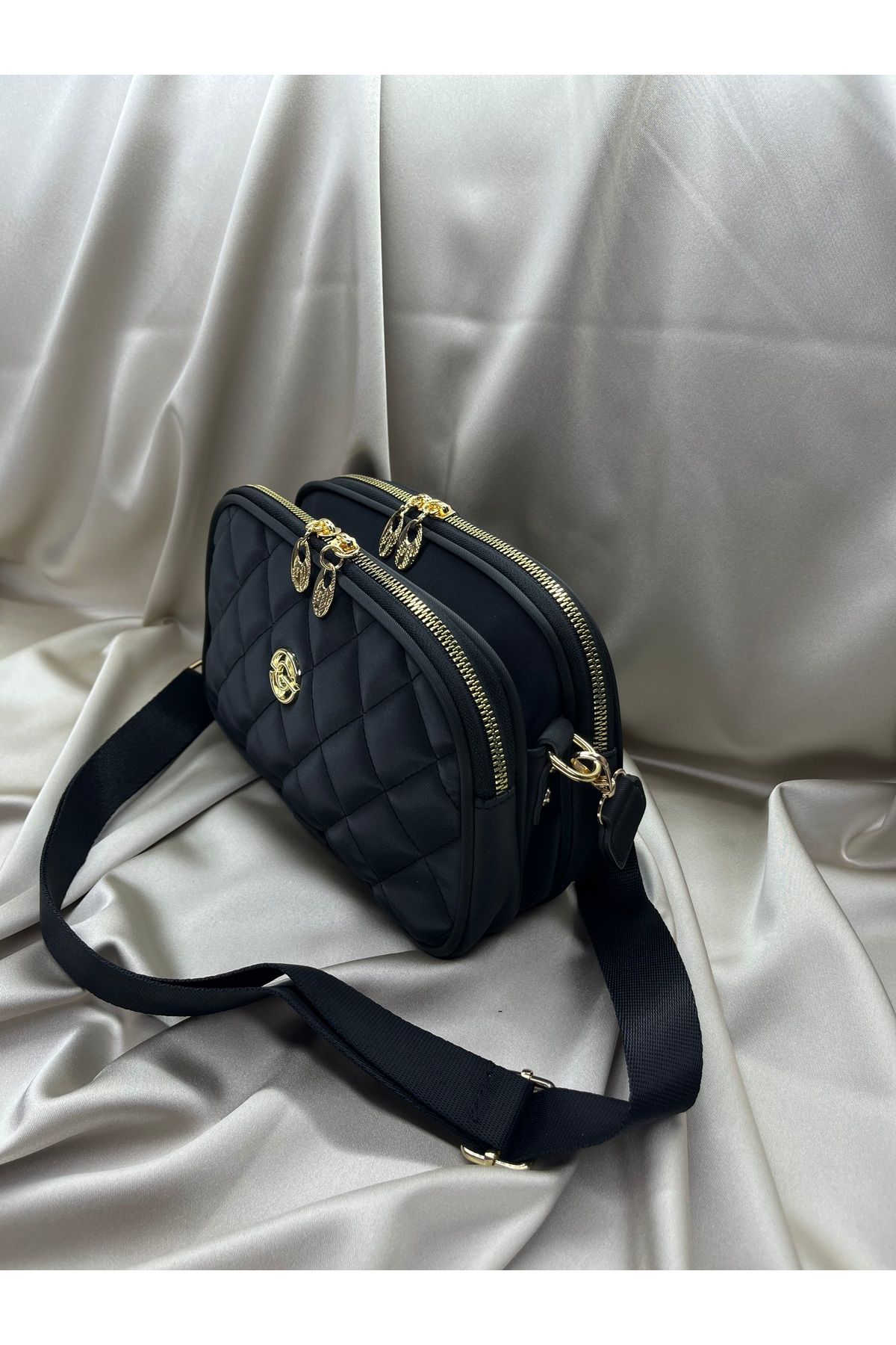 lunaria bags Kadın Siyah Kapitone Çift Gözlü Gold Aksesuarlı Omuz ve Crossbody Çanta