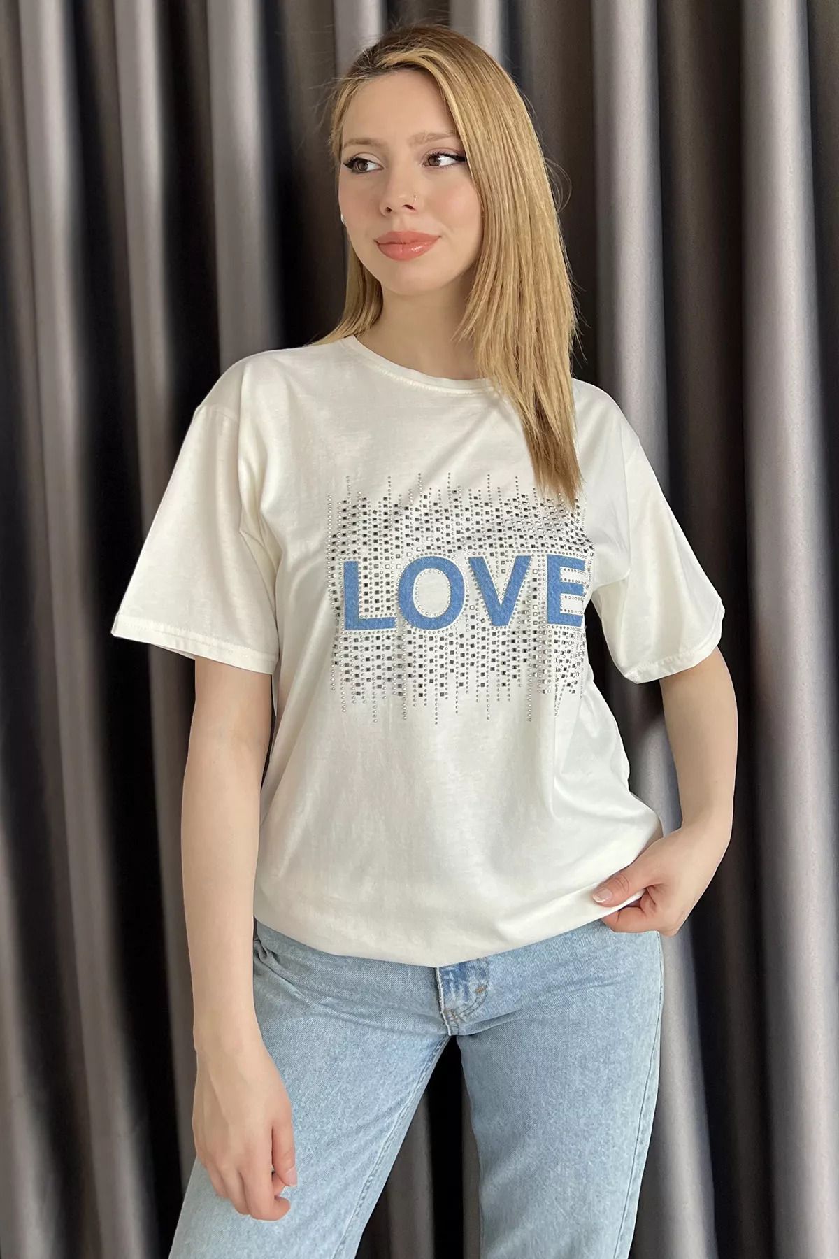 GÜLSELİ Krem Love Taşlı Bisiklet Yaka Kadın Tişört