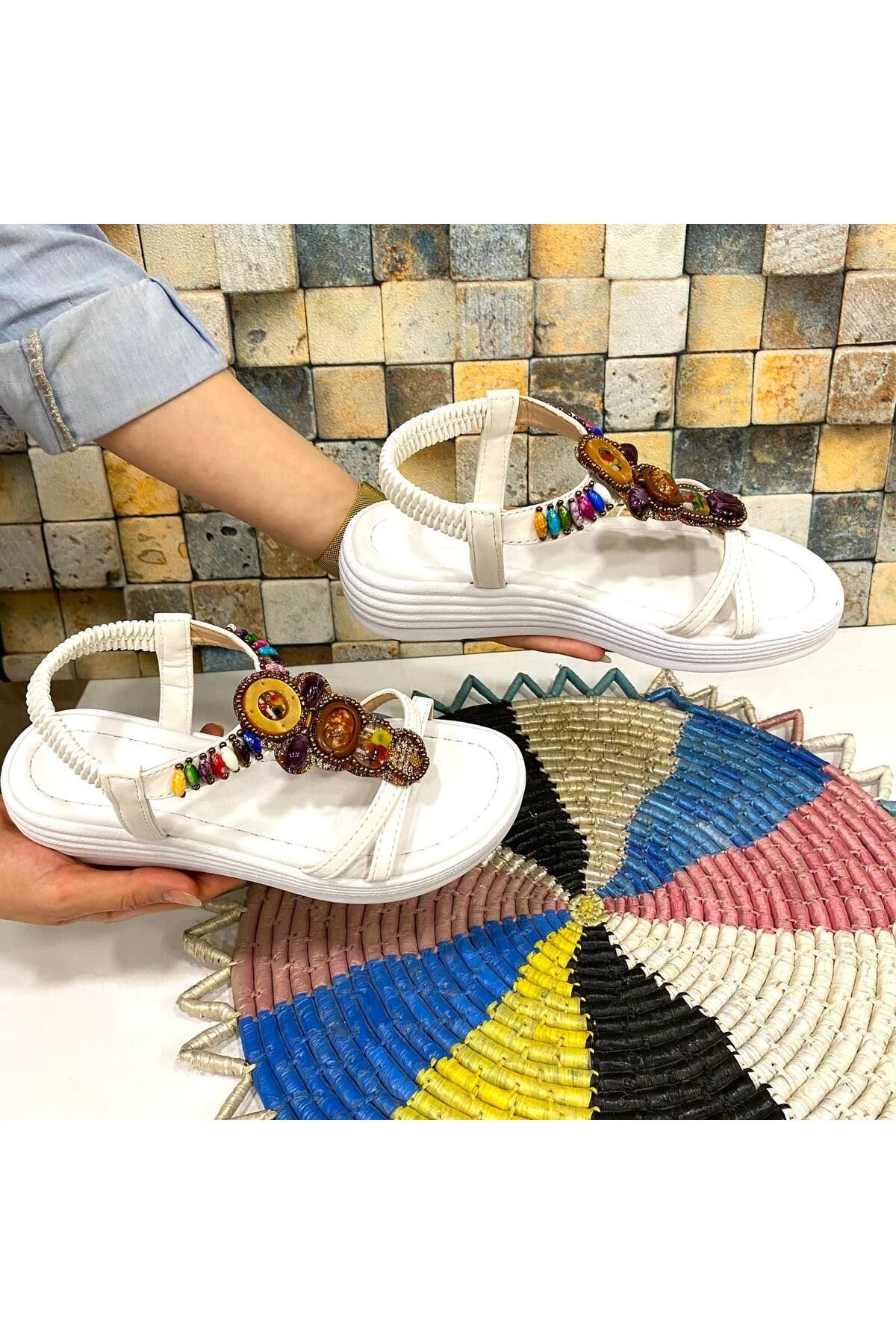 Trendy Moda Yeni Sezon Hafif Rahat Ortopedik Taban Lastikli Taşlı Beyaz Kadın Sandalet