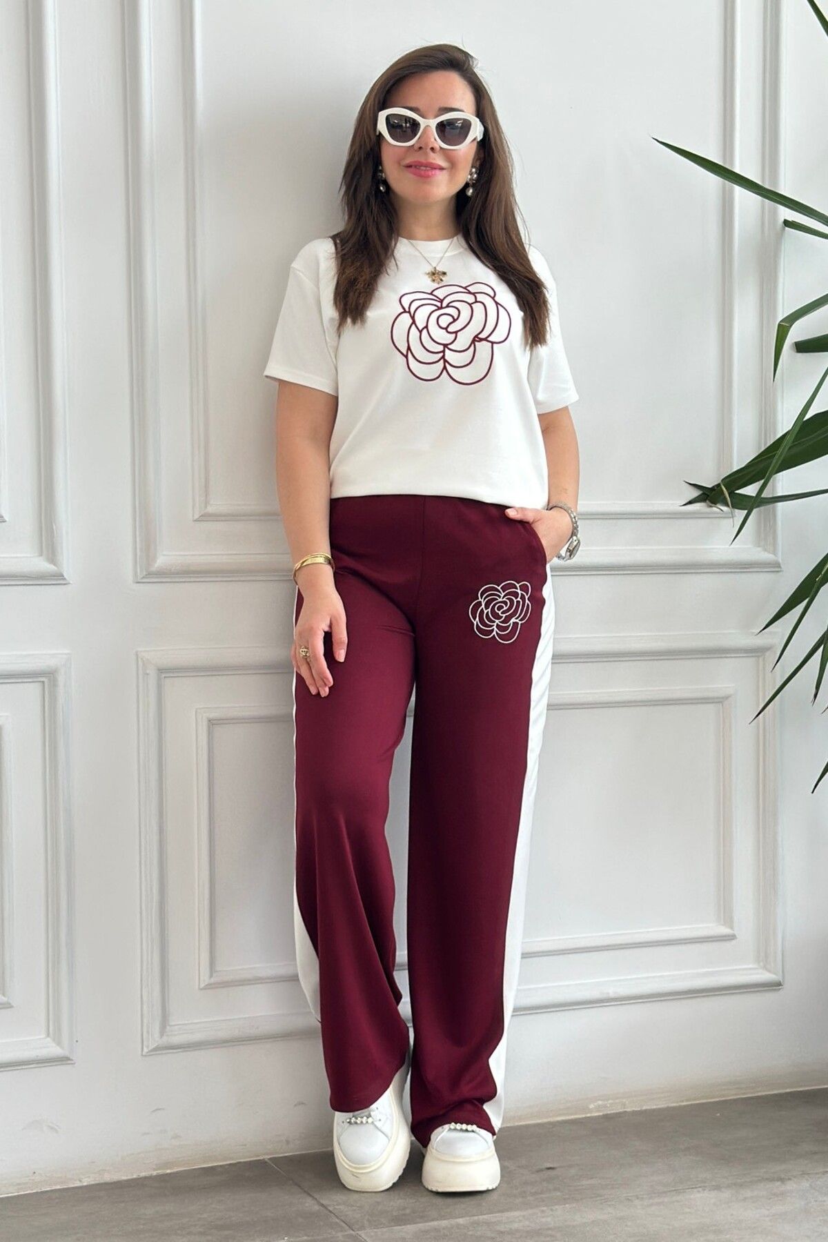 Yağmur Butik Çiçek Nakış İşlemeli Kısa Kollu Takım