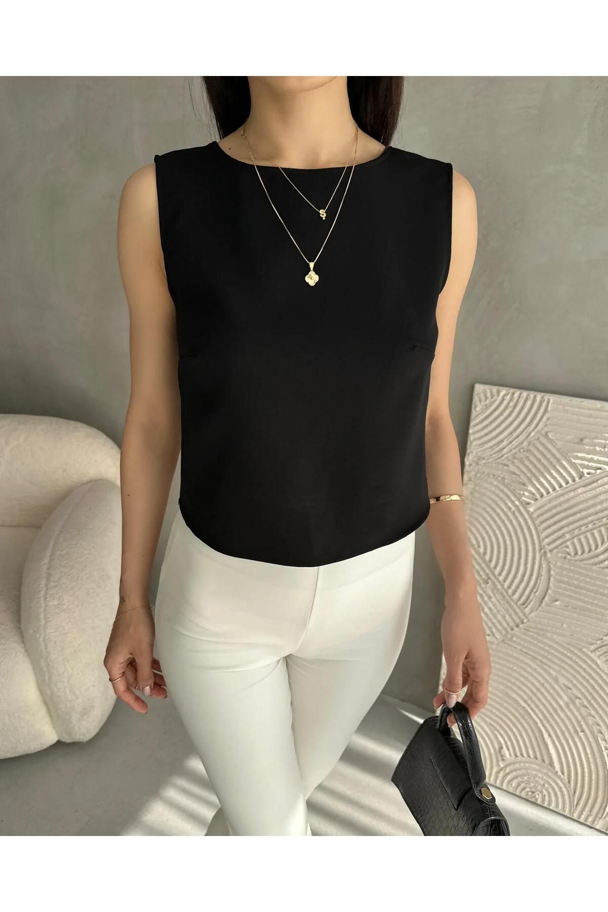 Nisa Luxury Boutique Kadın Kolsuz Sırt Dekolteli Arka Fiyonk Detay Crop Bluz
