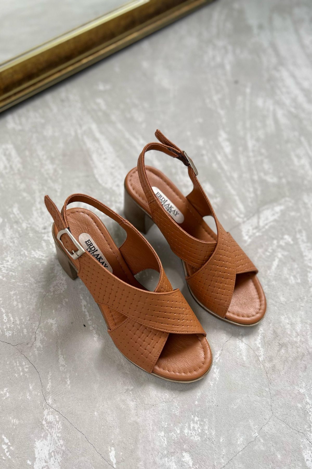 ERDİ AKAY Kadın Hakiki Deri Comfort Sandalet