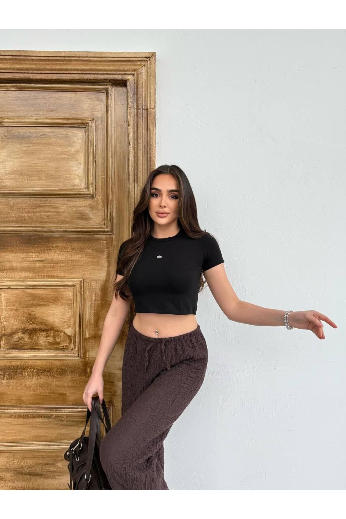 ModaGem Kadın Siyah Bisiklet Yaka Likralı Kısa Kol Crop