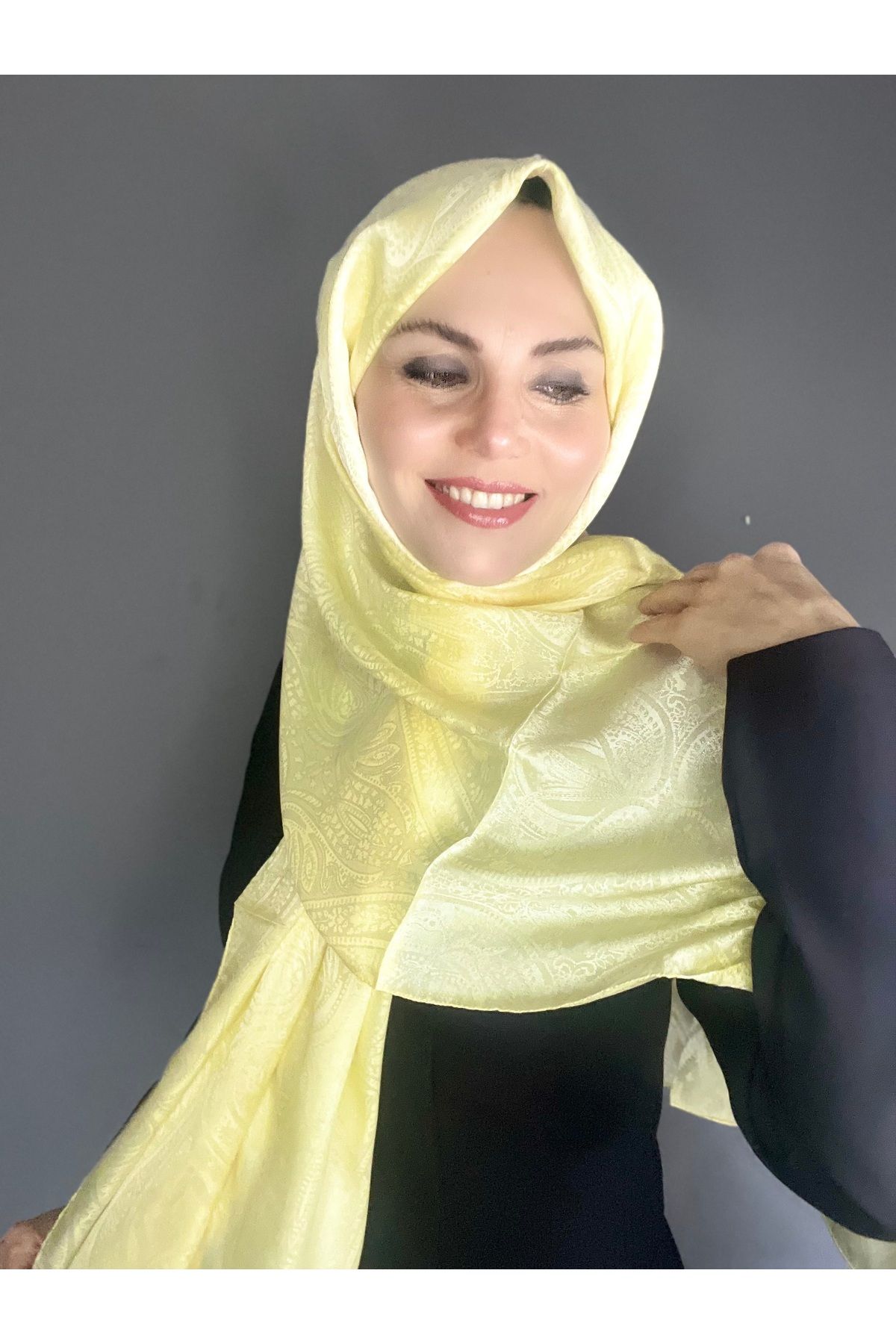 The Message Floş Jakarlı Şal – Zarafetin ve Işıltının Buluşma Noktası