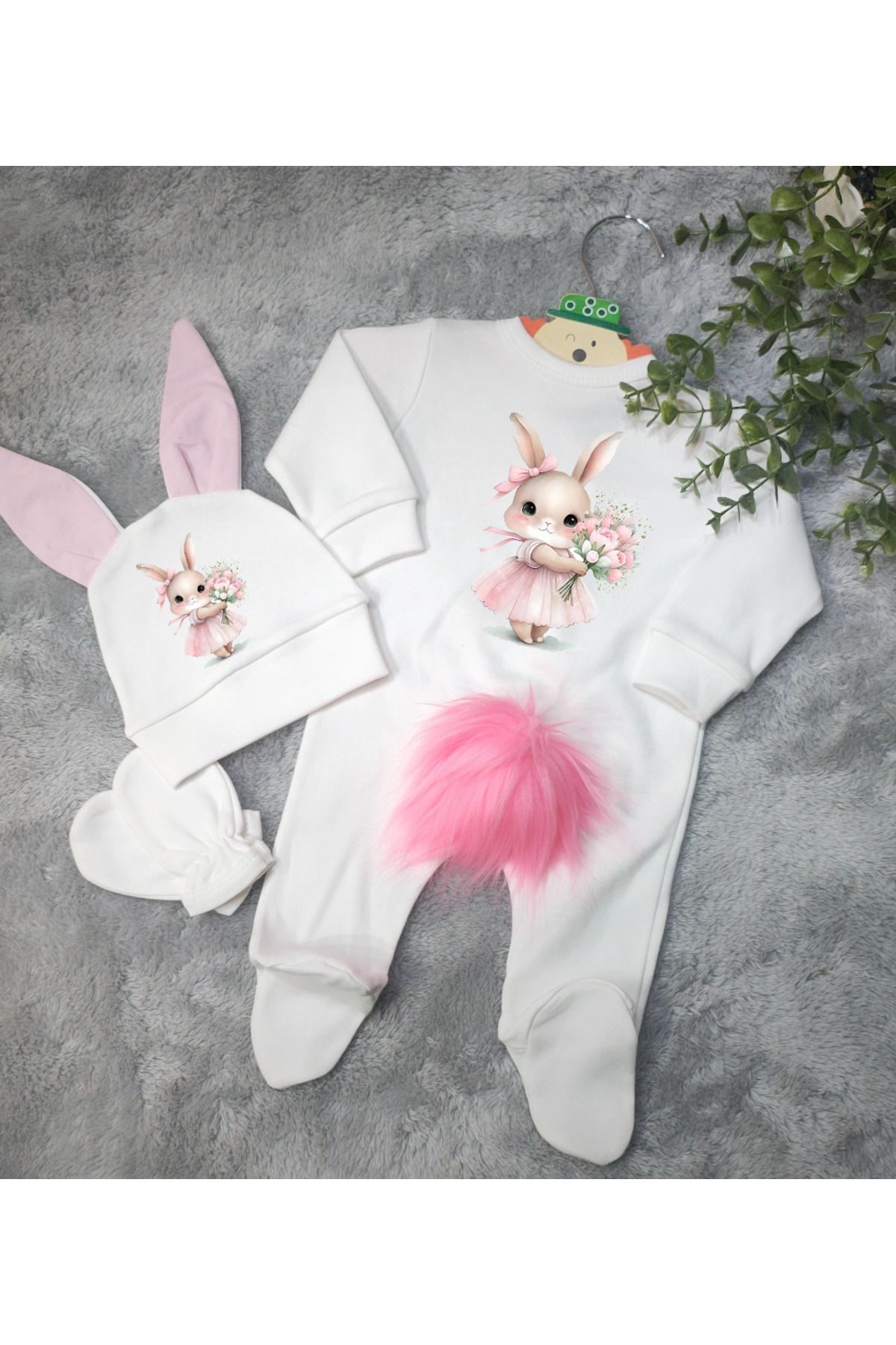 Moda Lime Tavşan Kulaklı Ve Ponponlu İsme Özel Baskılı Tavşan Model Kız Bebek 3 lü Tulum Seti