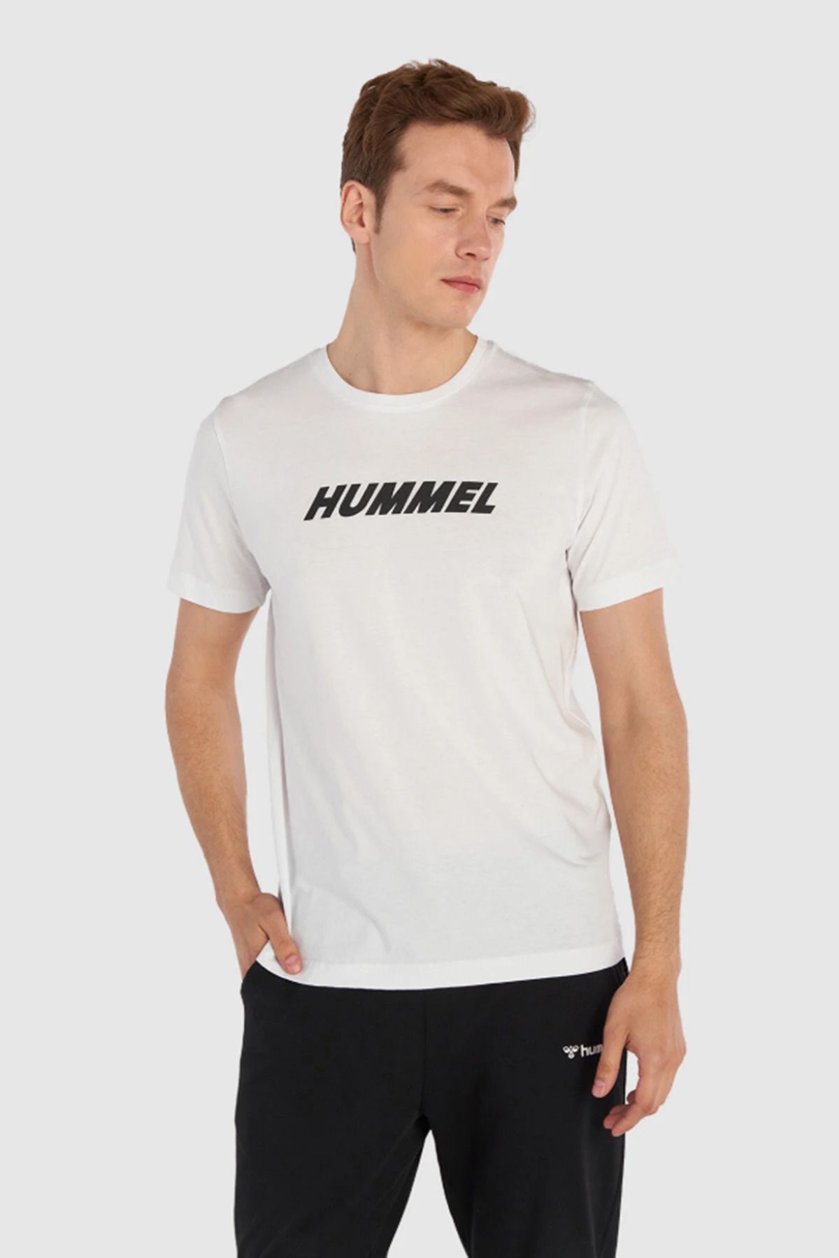 hummel 911947-9001 Beyaz Erkek Bisiklet Yaka Kısa Kollu Hummel Yazı Baskılı Tshirt