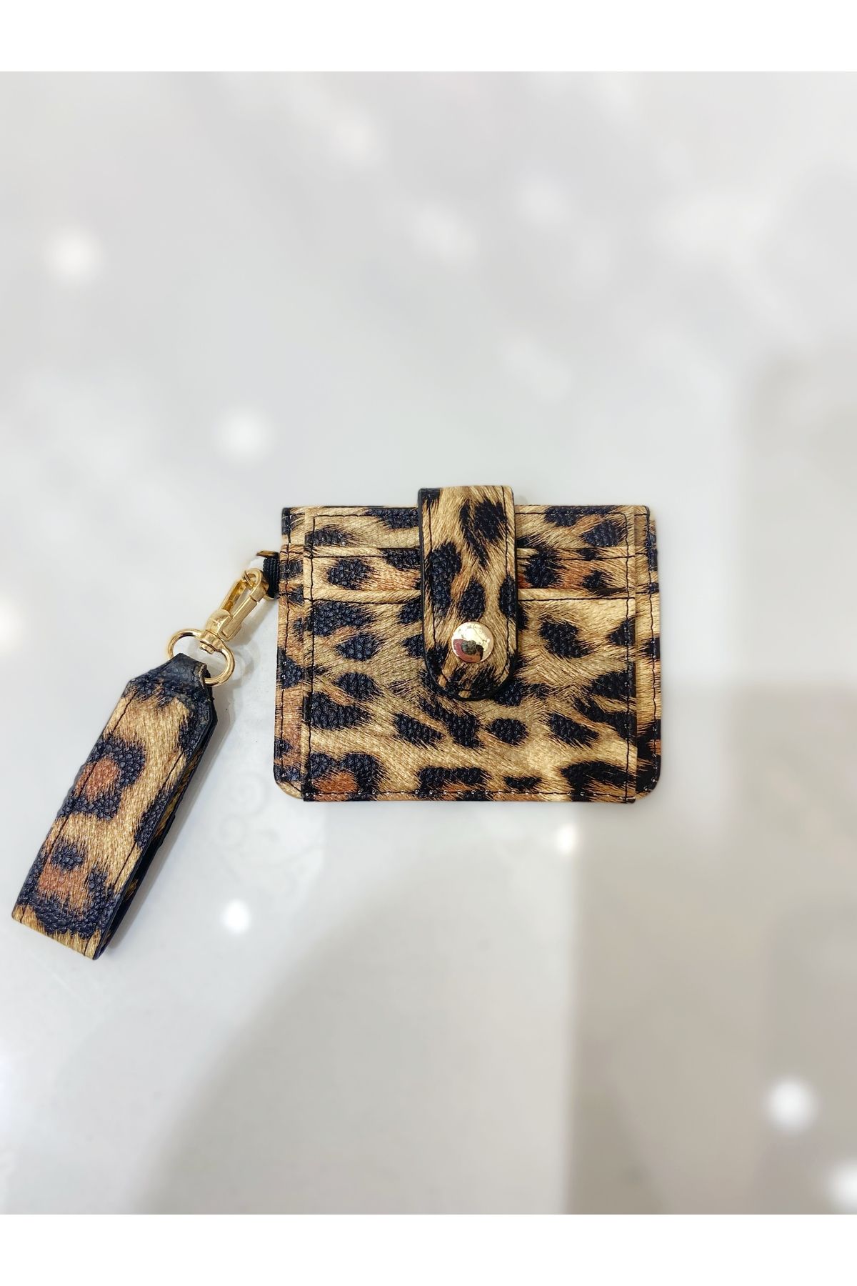 Melos Butik Kadın Leopar Anahtarlık Aksesuarlı Minimal Kartlık Detaylı Cüzdan
