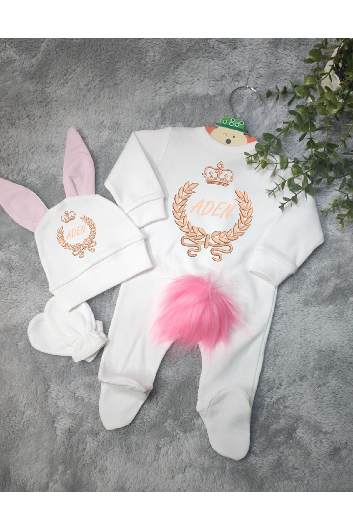 Moda Lime Tavşan Kulaklı Ve Ponponlu İsme Özel Baskılı Kız Bebek 3 lü Tulum Seti