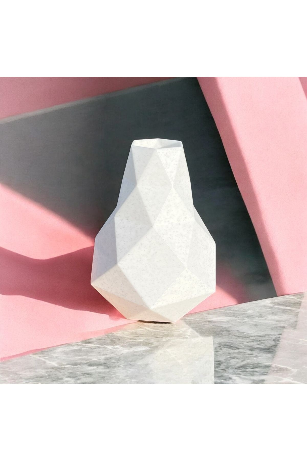 Bonolupo Özgün Geometrik Tasarımlı Dekoratif Modern Minimal Vazo (BİYOPLASTİK) - Mermer Desenli 11 cm
