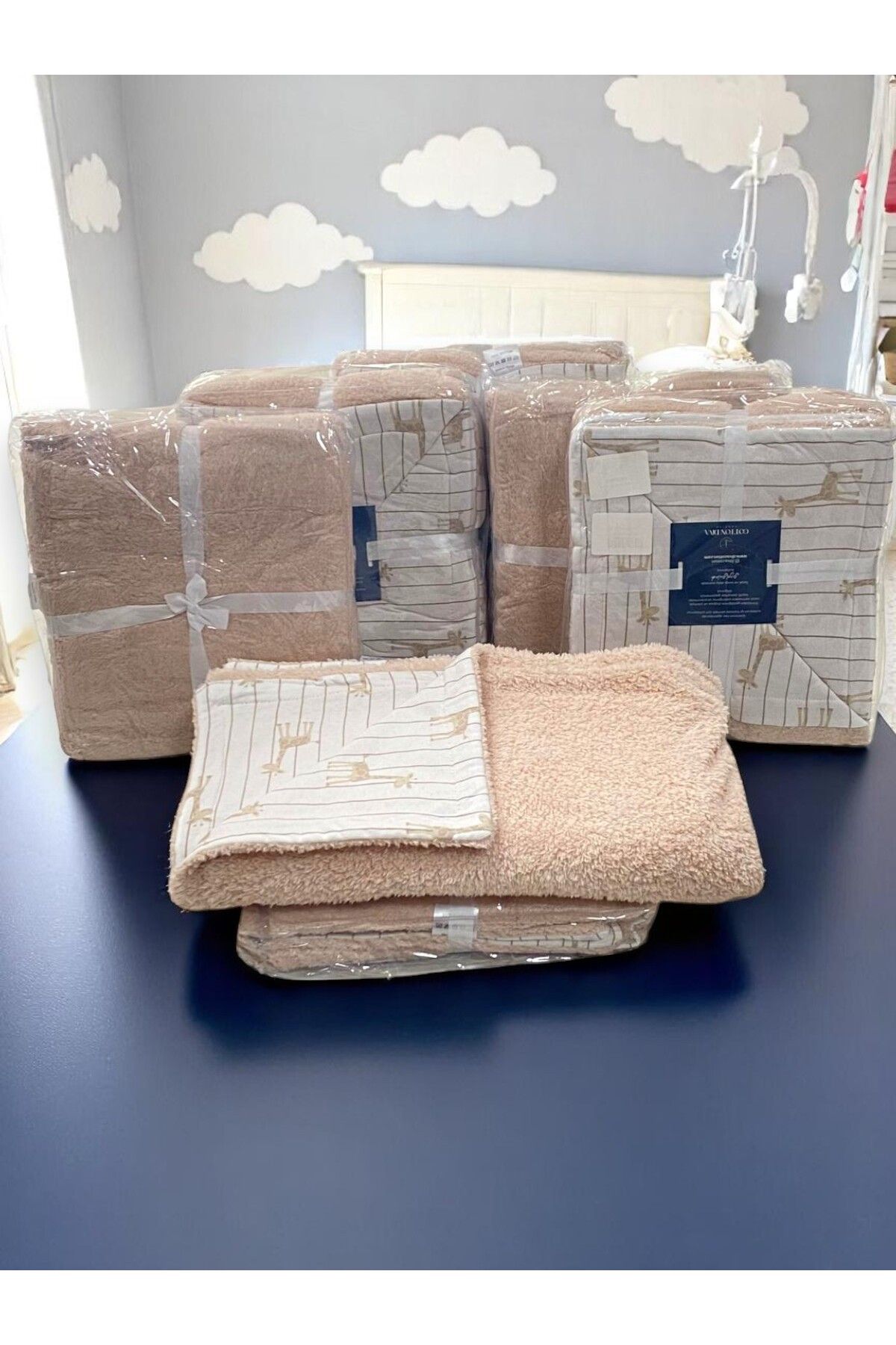 Gülşen Home Çift yüzlü kapitoneli peluş bebek battaniyesi