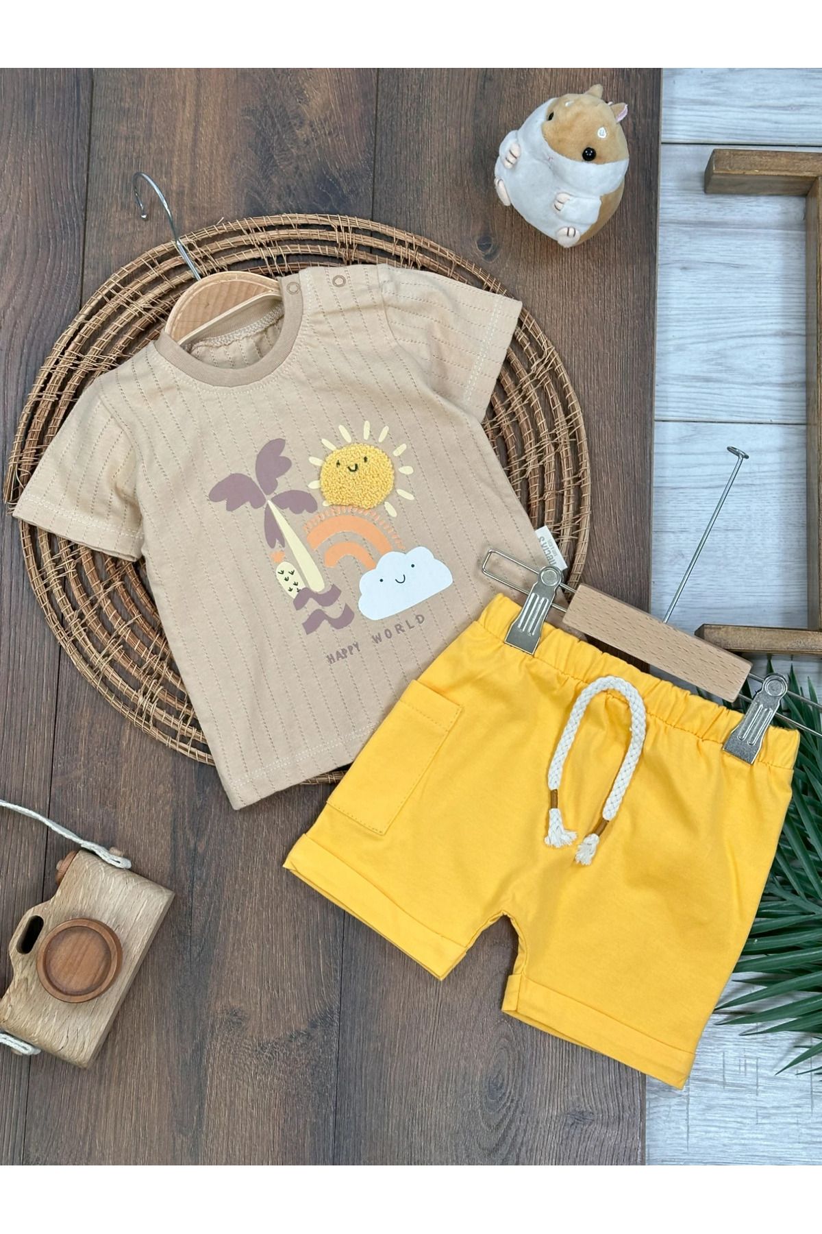 tiwitibaby Güneş Nakışlı Omuzdan Çıtçıtlı Badi Bermuda Şortlu Yazlık Erkek Bebek Takım