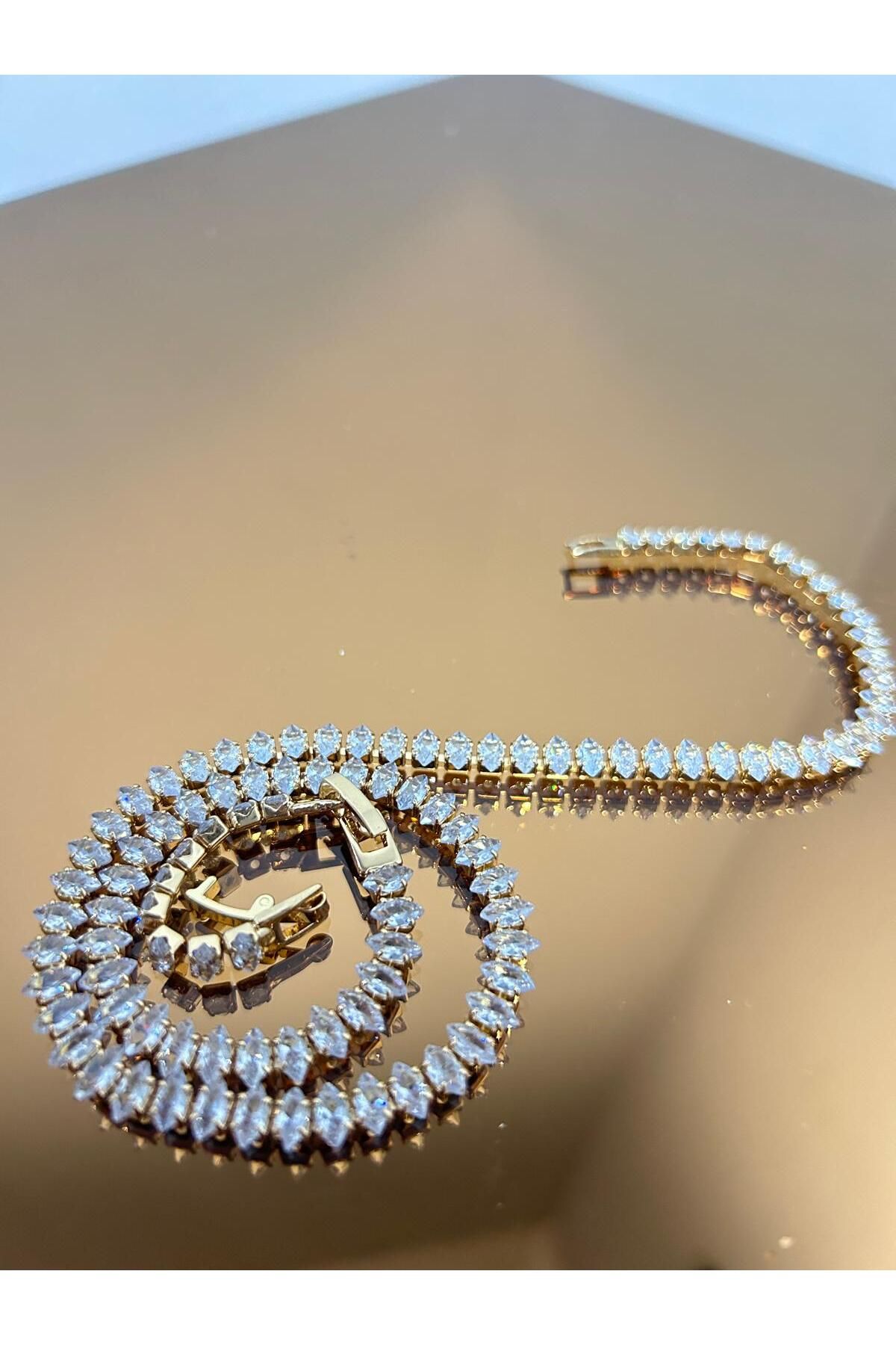 Butik Çelik Arpa Taşlı Su Yolu Gold Kolye