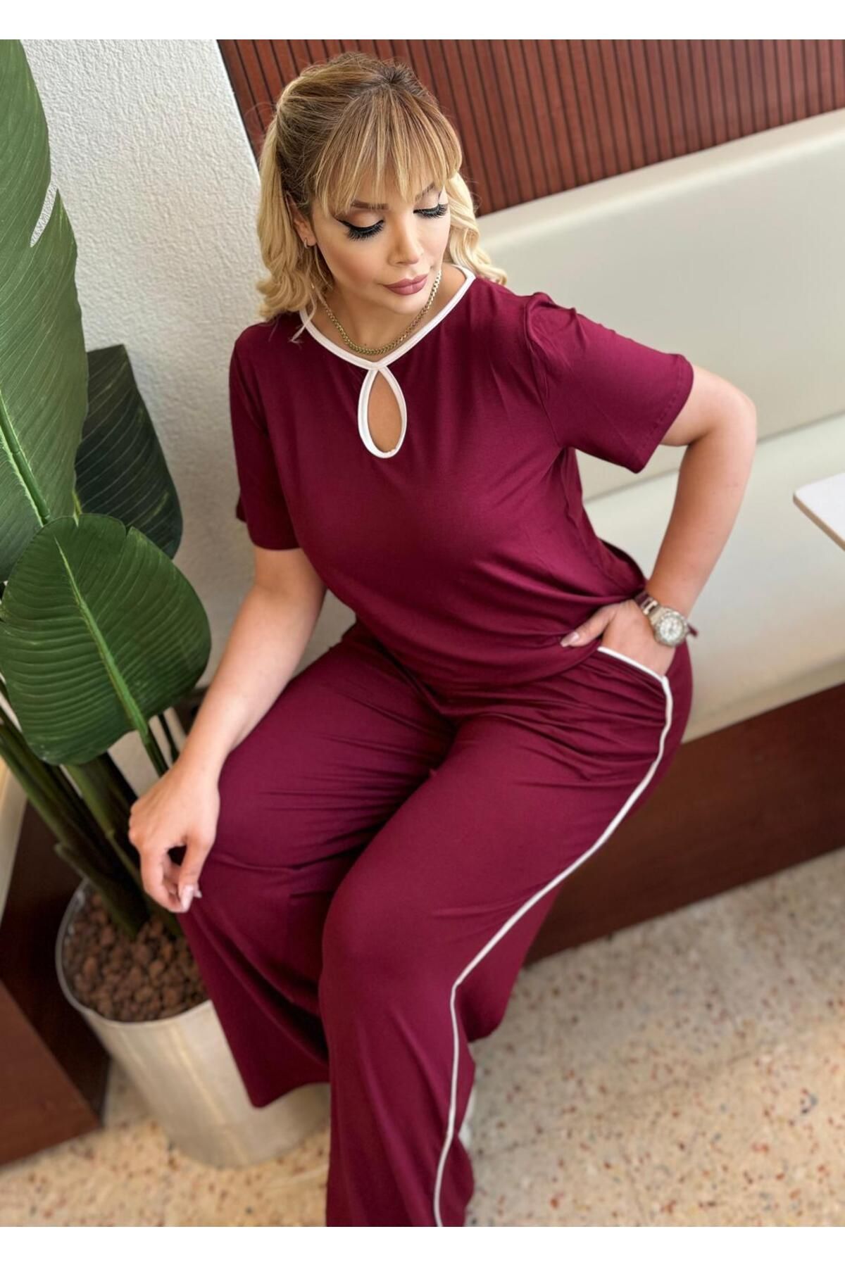 Butik Nilyam Kadın Büyük Beden Damla Yaka Detaylı İnce Biye Şeritli Esnek Eşofman Takımı 24761