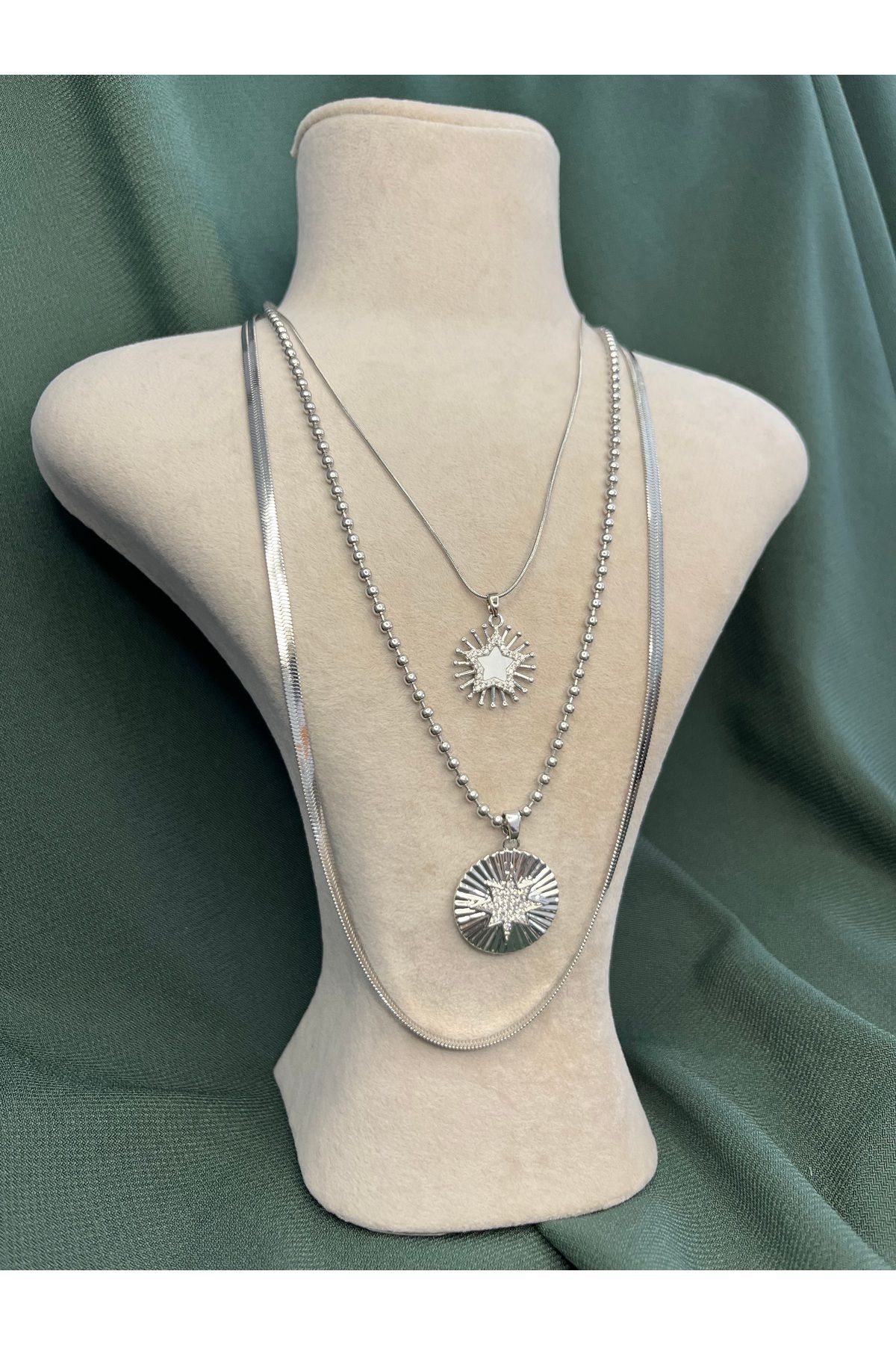 Fam&Co Jewelry 3 Katmanlı Yıldız Işıltılı Gümüş Renk Çelik Kolye –Yuvarlak Madalyon