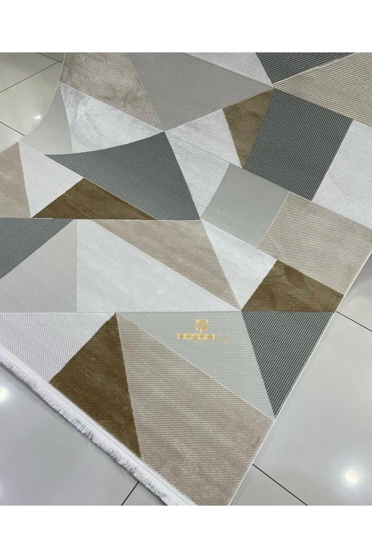 DİLEK HALI MATIZ 3297 A KEMIK Doğal ipliklerle Üretilen Modern Desenli Makine Halısı.