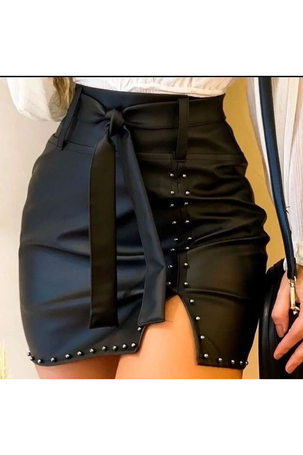 royq Kadın Kalın Kemerli Kuşaklı Bir Tarafı Taşlı Küçük Yırtmaçlı Deri Mini Etek