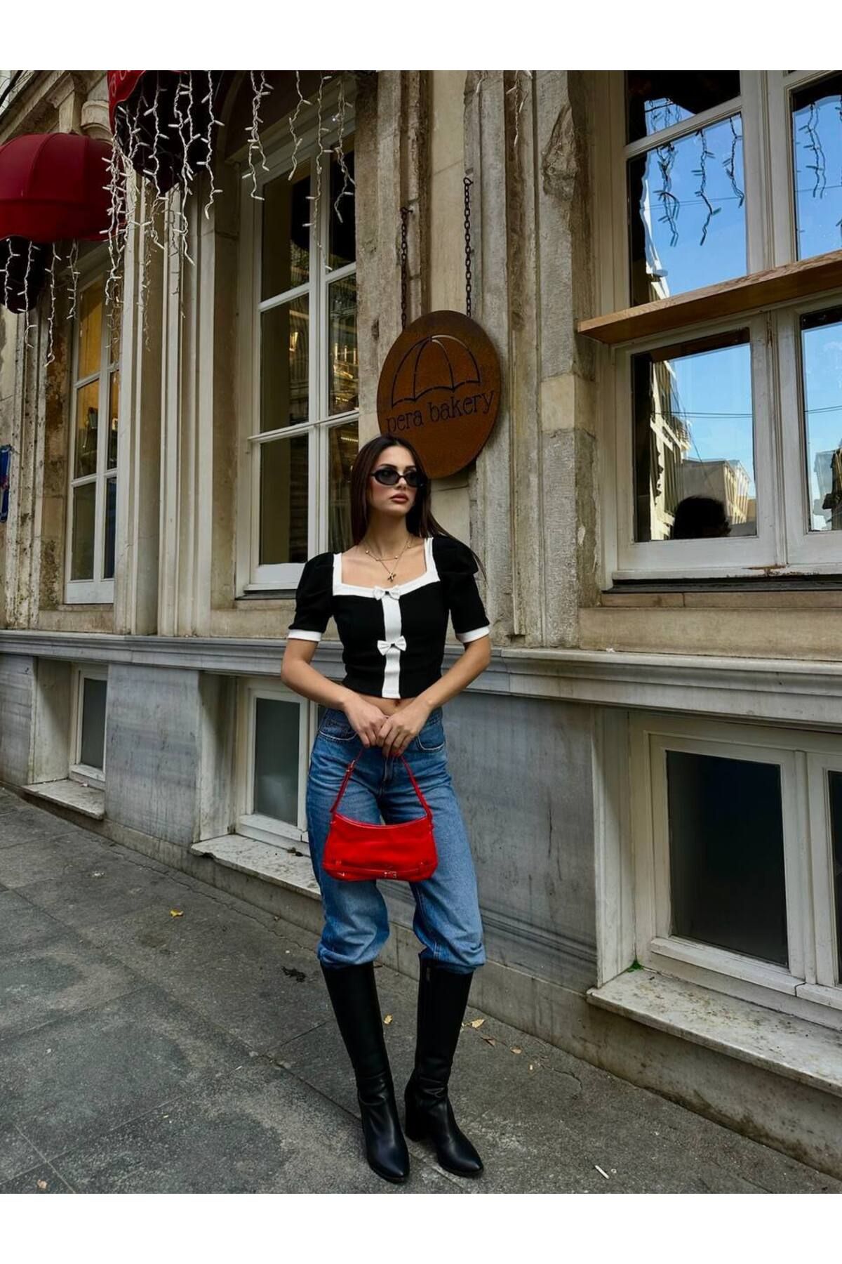 MİSTİX İSTANBUL OMUZU FİYONK DETAYLI BLUZ