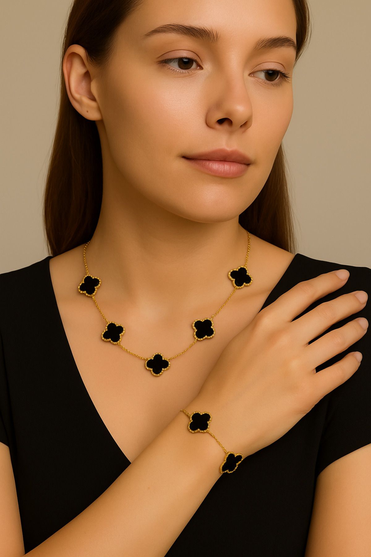 AYZENA Van Cleef Yonca Gold Model Siyah Renk Çelik Materyal Bileklik / Kolye Takım / Kararma Gerçekleşmez