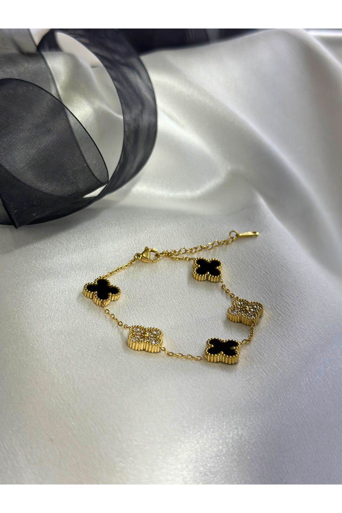 AYZENA Van Cleef Yonca Model Zirkon Taş İşleme Gold - Siyah Çelik Materyal Bileklik / Kararma Gerçekleşmez