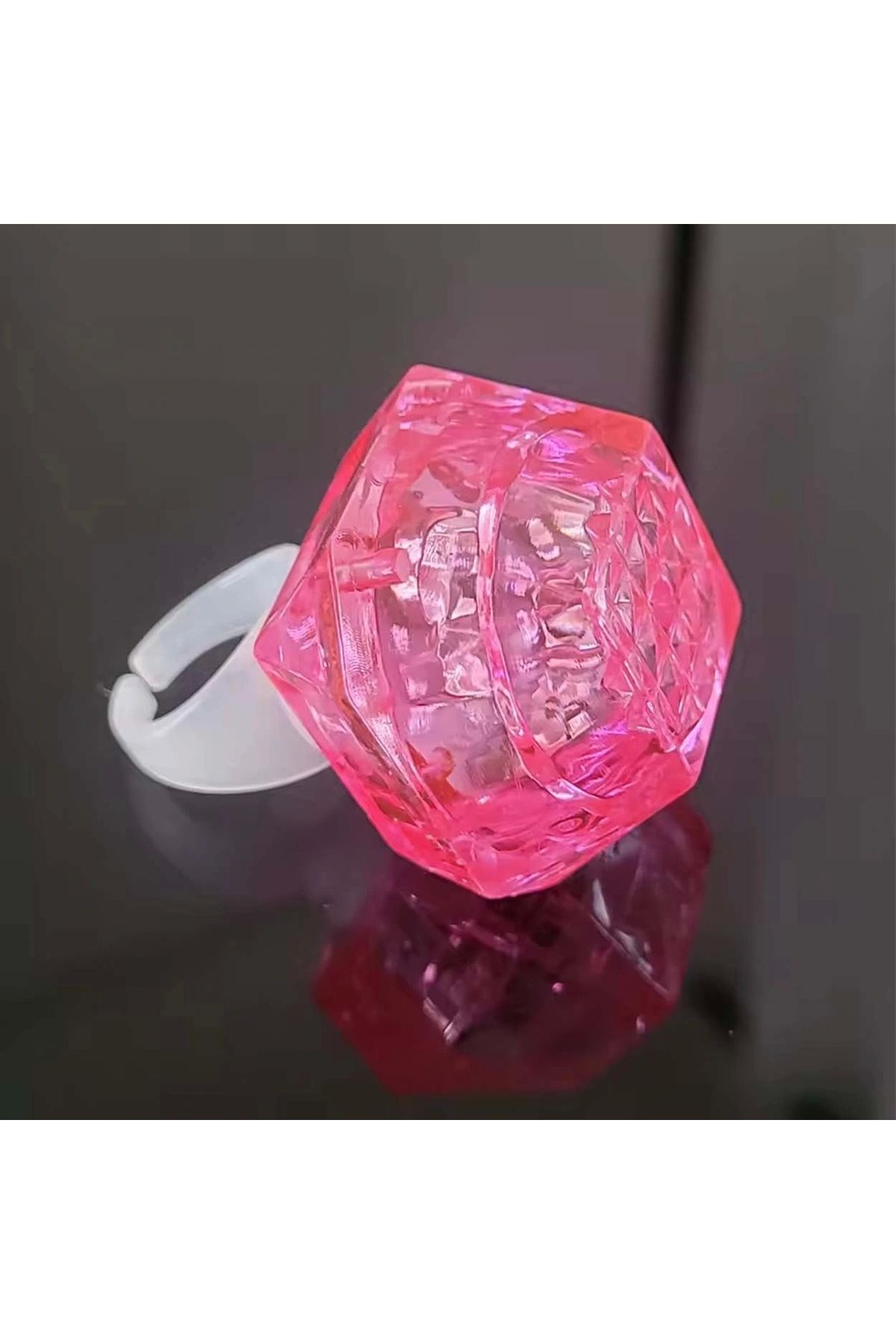 STOREMAX Kristal Tasarımlı Led Glow Işıklı 3 Modlu Pembe Yüzük 3.5 x 5 cm (5047)