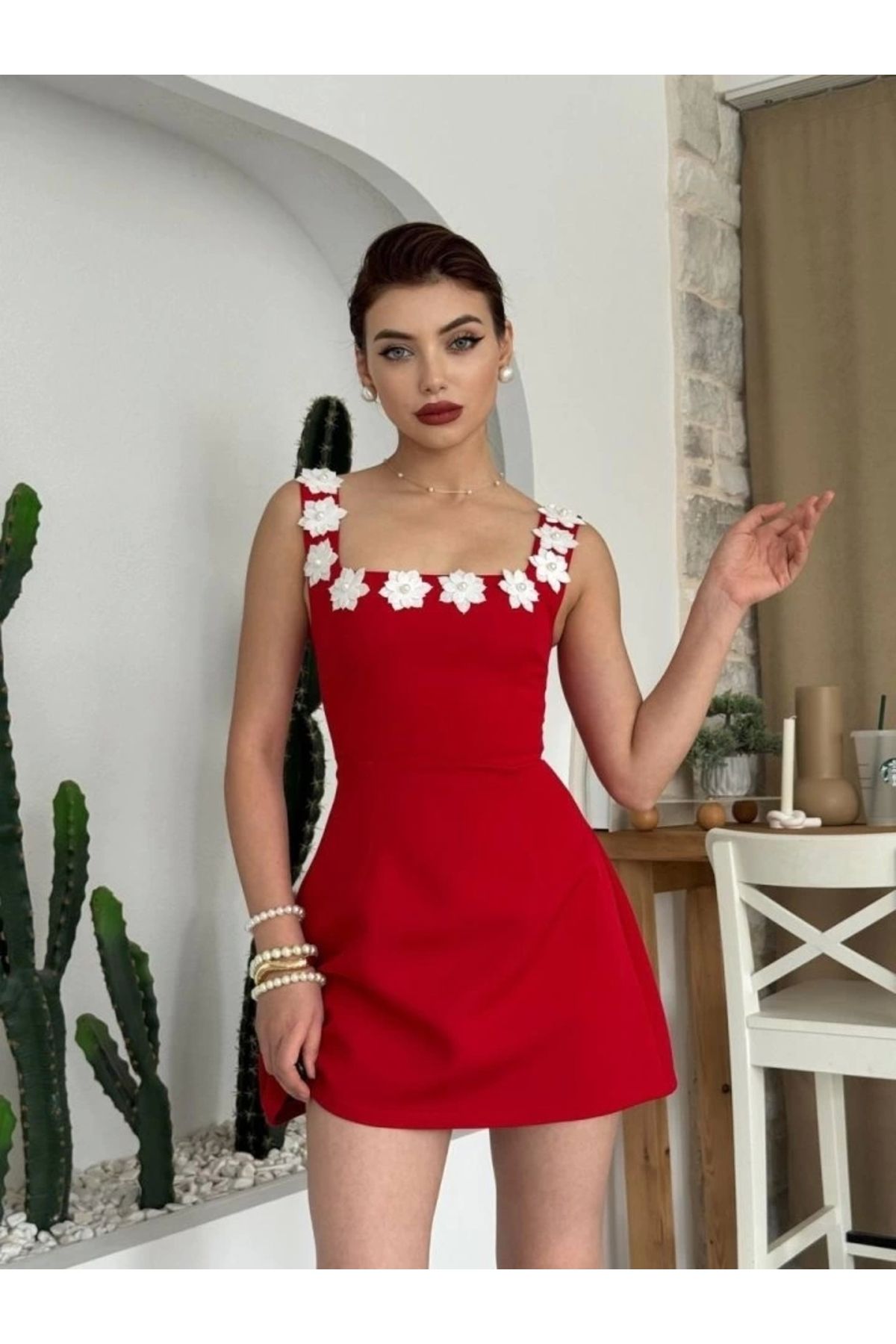 Butik Alyosa Çiçek Detaylı Elbise