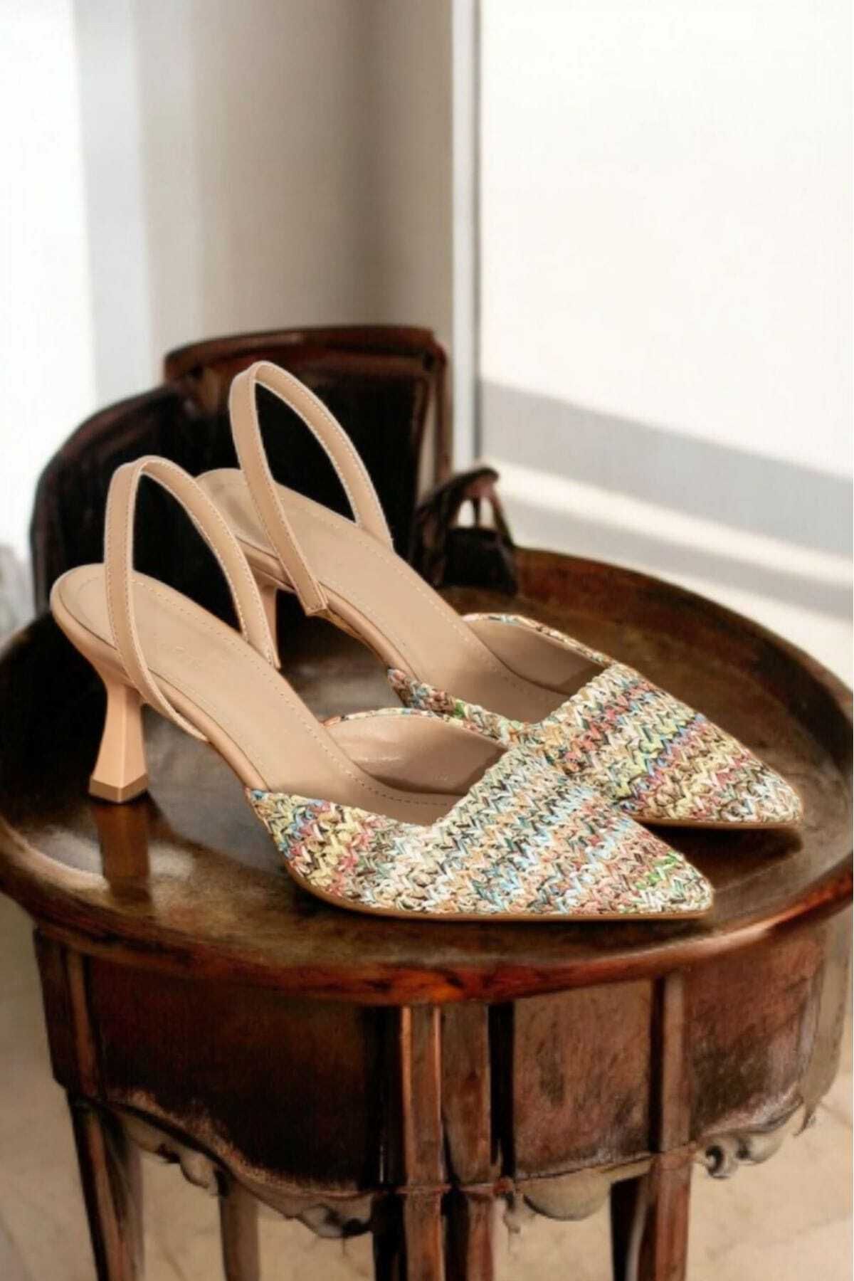 AYENDE MODA Kadın Stiletto İnce Burun Çok Renkli Hasır Arkası Açık Topuklu