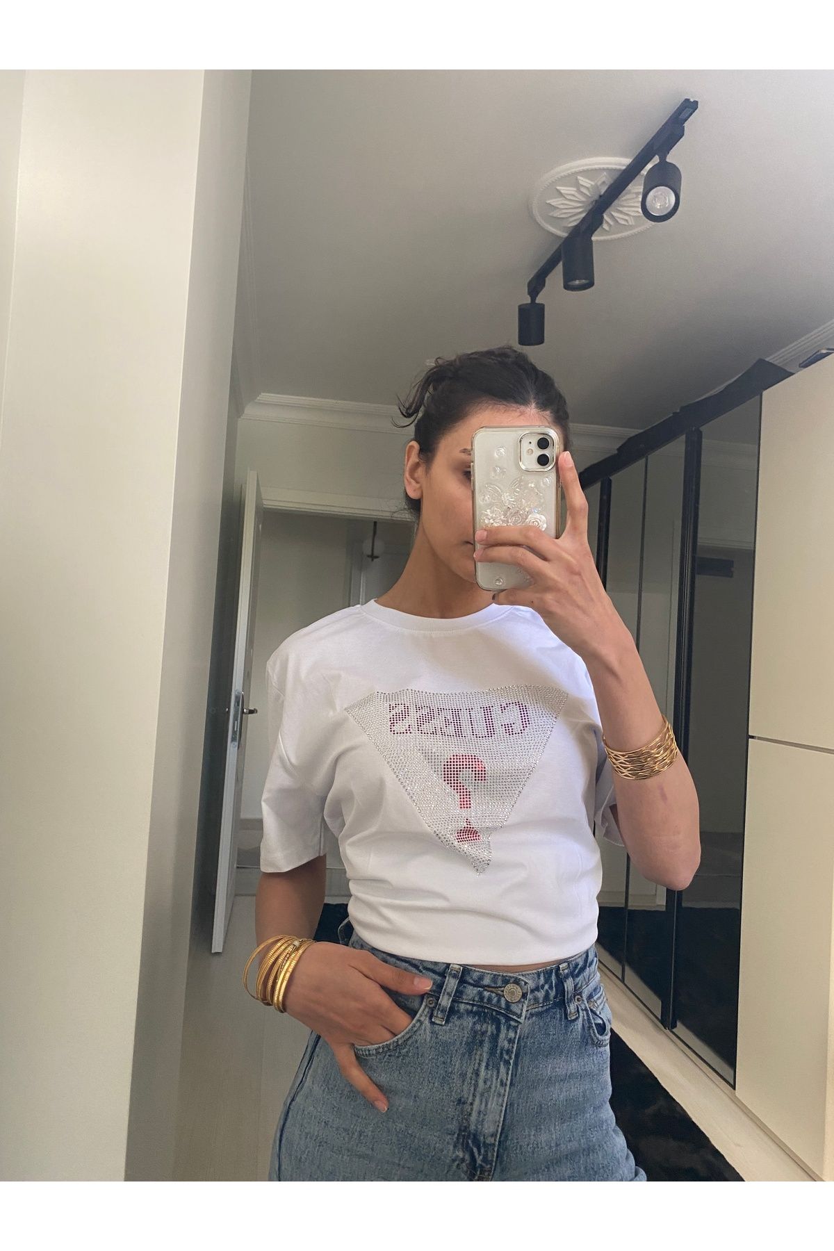Üda Boutique Guess muadili renkli taşlı t-shirt