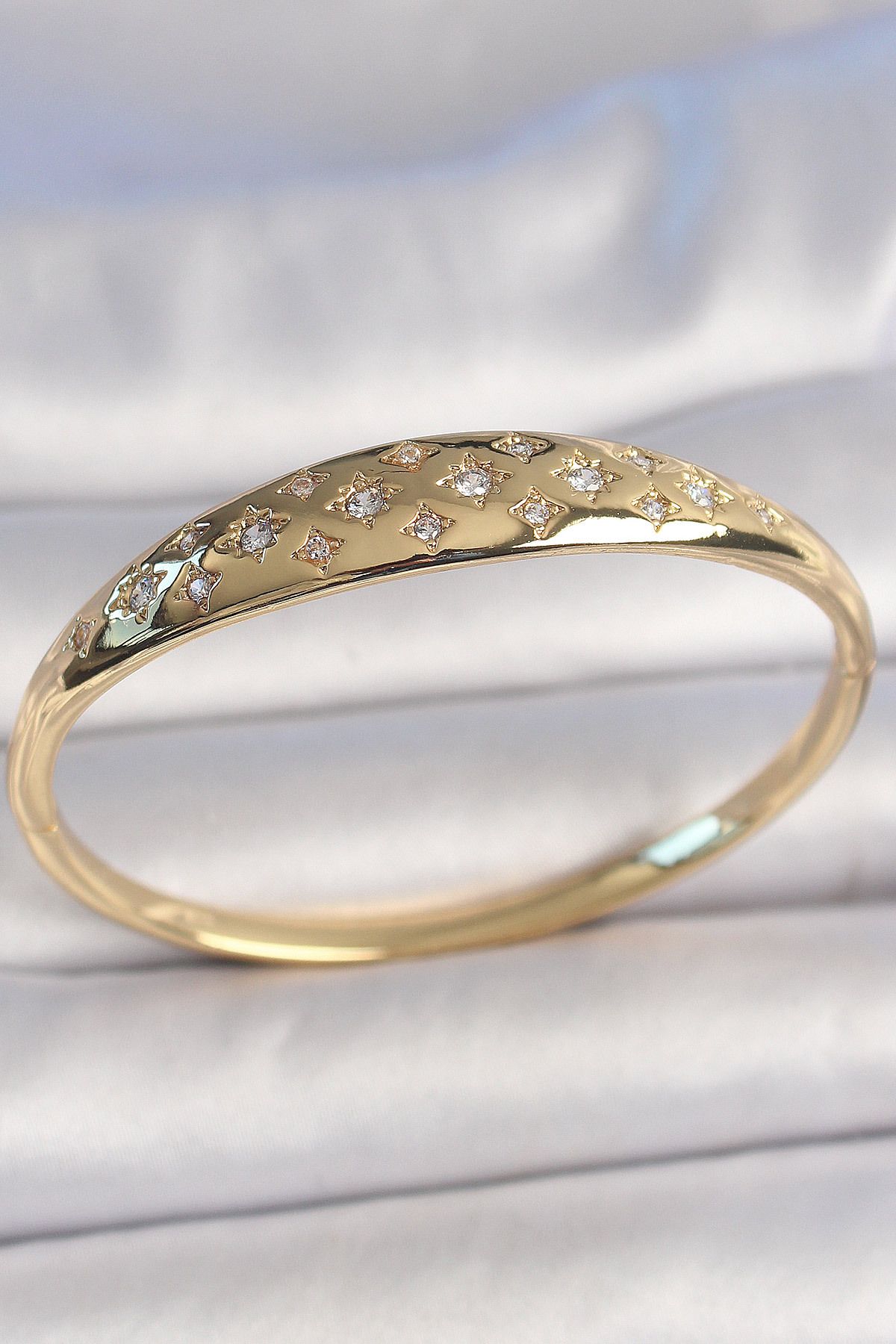 STYLE OF CARMEN Pirinç Gold Renk Zirkon Taşlı Yıldız İşlemeli Kadın Kelepçe