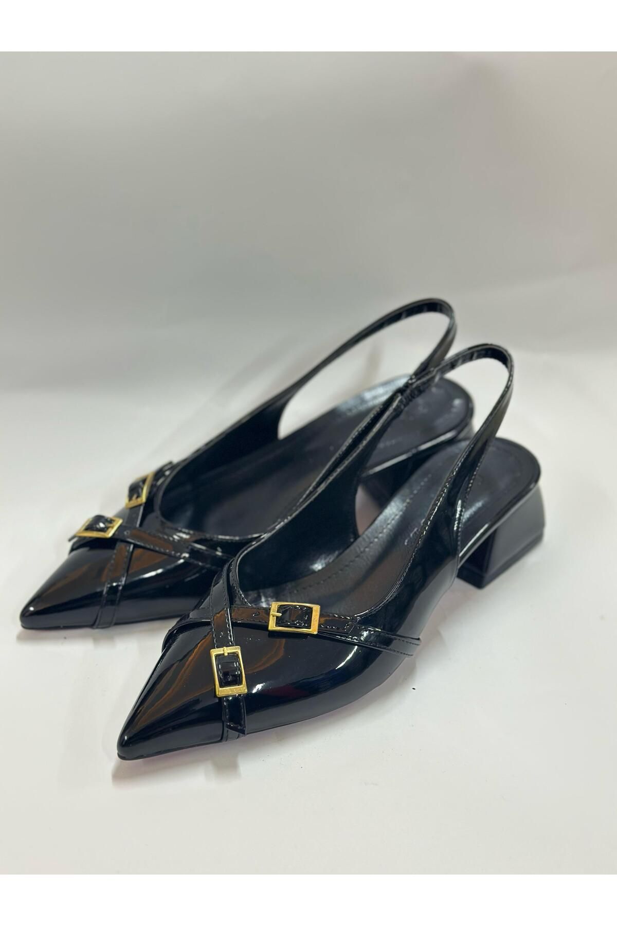 LINASHOES07 KADIN SİYAH Rugan Çapraz Bantlı Yeni Sezon Kısa Topuklu Ayakkabı