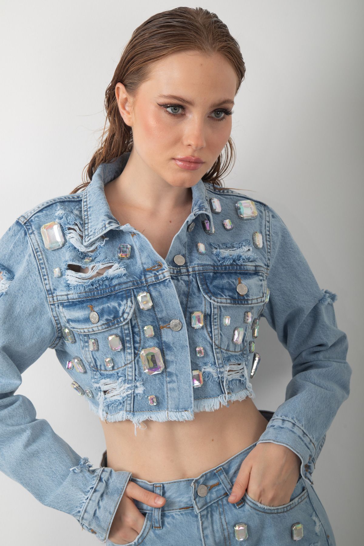 top girl Kadın Taş Aksesuarlı Yırtıklı Crop Kısa Kot Ceket
