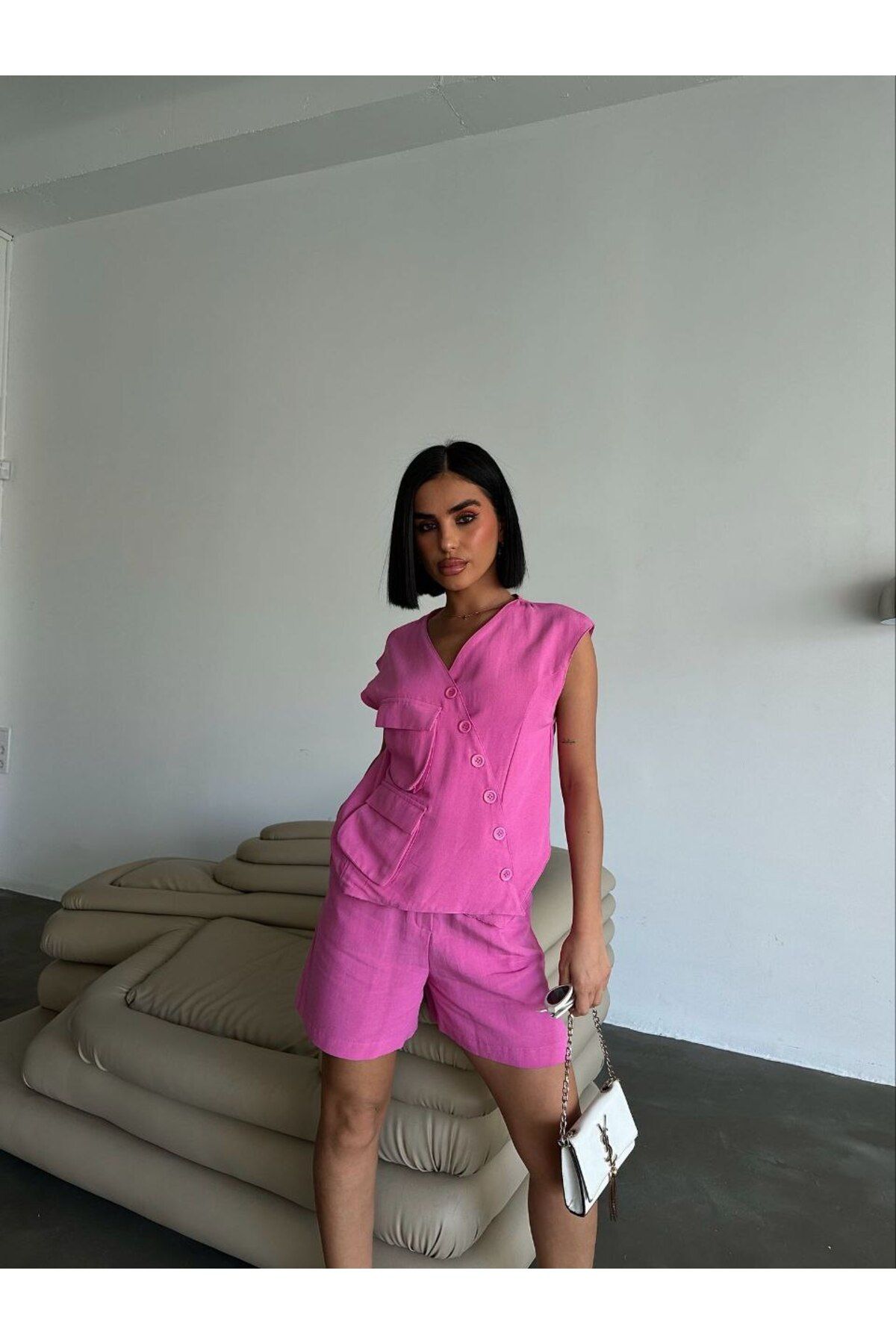 Castivo Fashion Düğme Detaylı V Yaka Şortlu Yazlık Kadın Takım