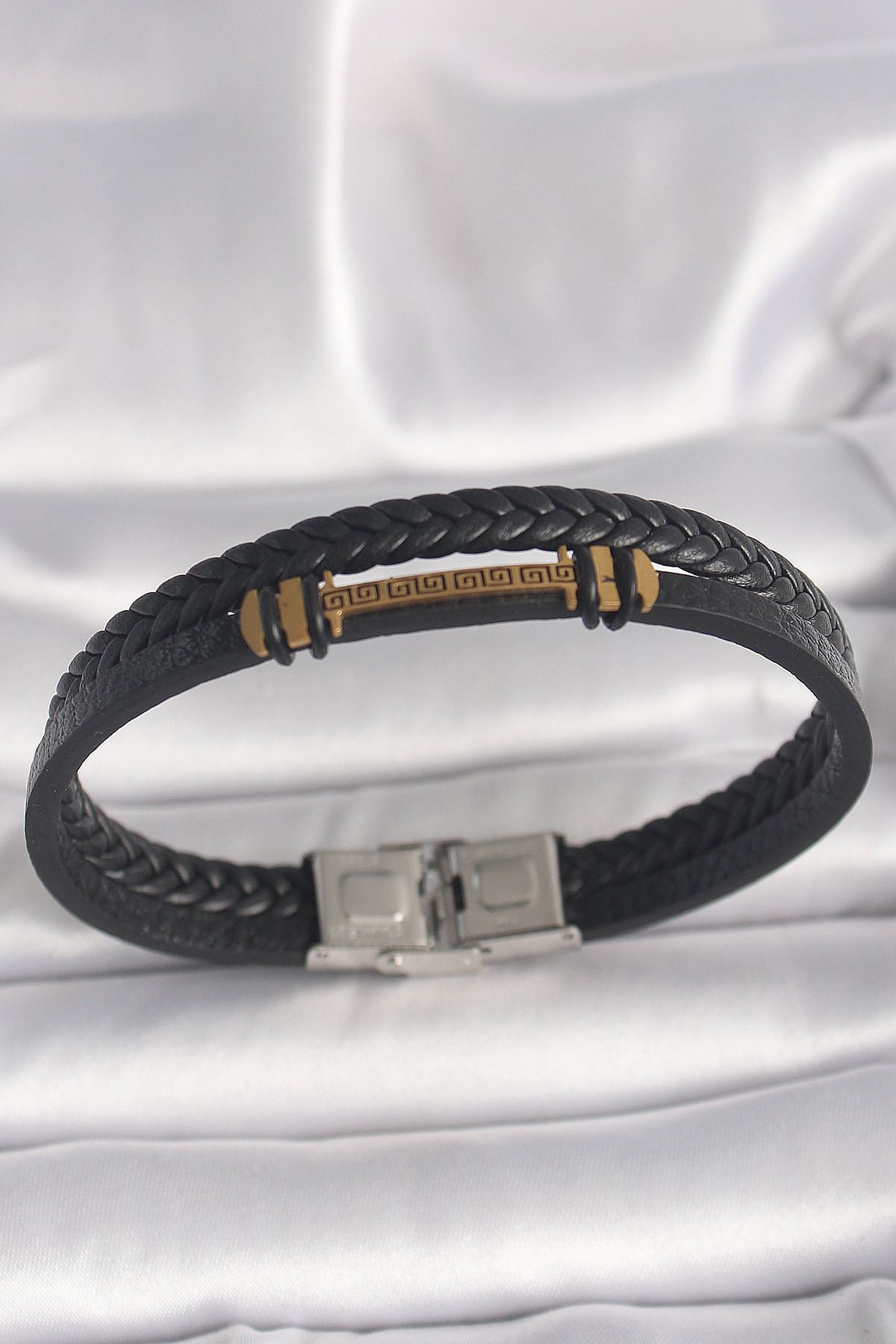 STYLE OF CARMEN 316L Çelik Gold Renk ZikZak İşlemeli Aksesuarlı Çift Sıra Burgu Desenli Deri Kordon Erkek Bileklik
