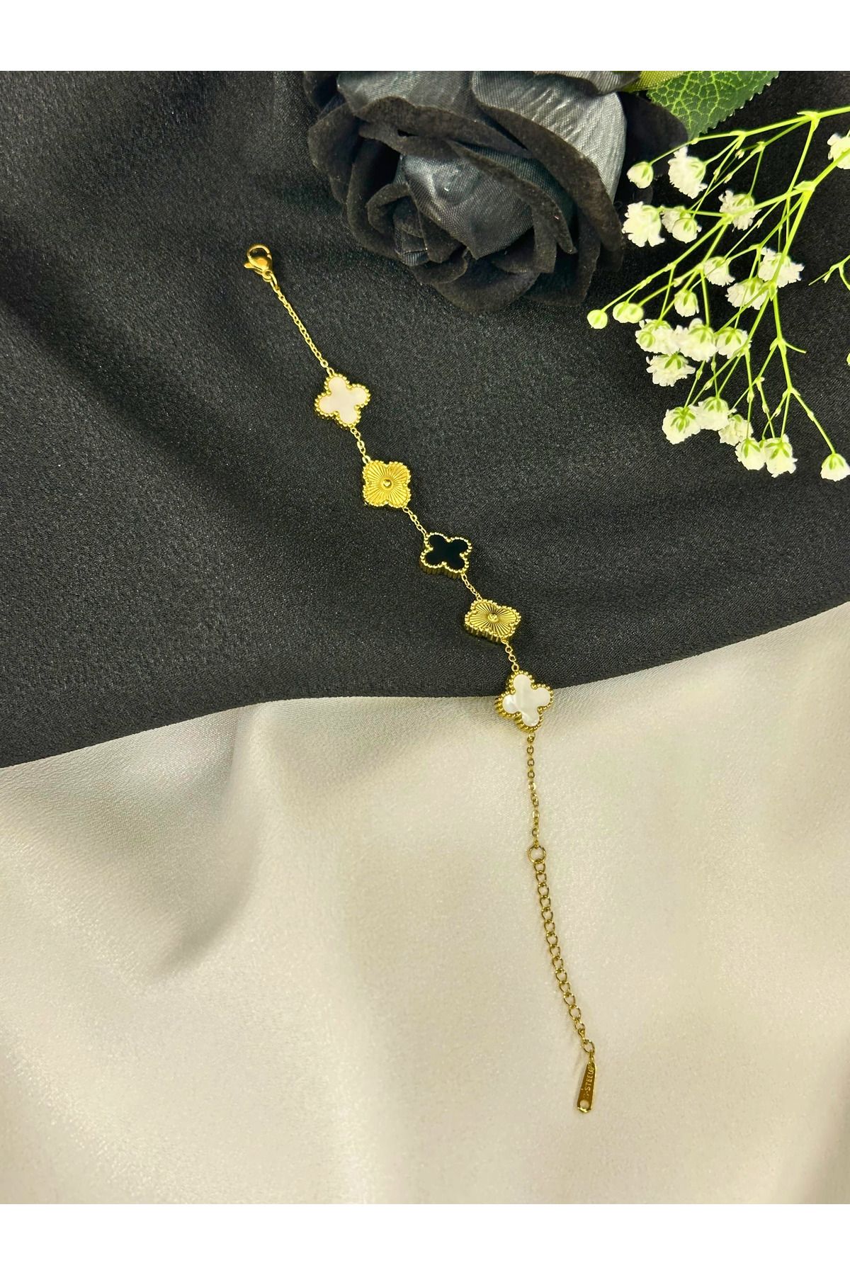 AYZENA Van Cleef Yonca Model SİYAH-BEYAZ-GOLD Renkler Çelik Materyal Bileklik / Kararma Gerçekleşmez