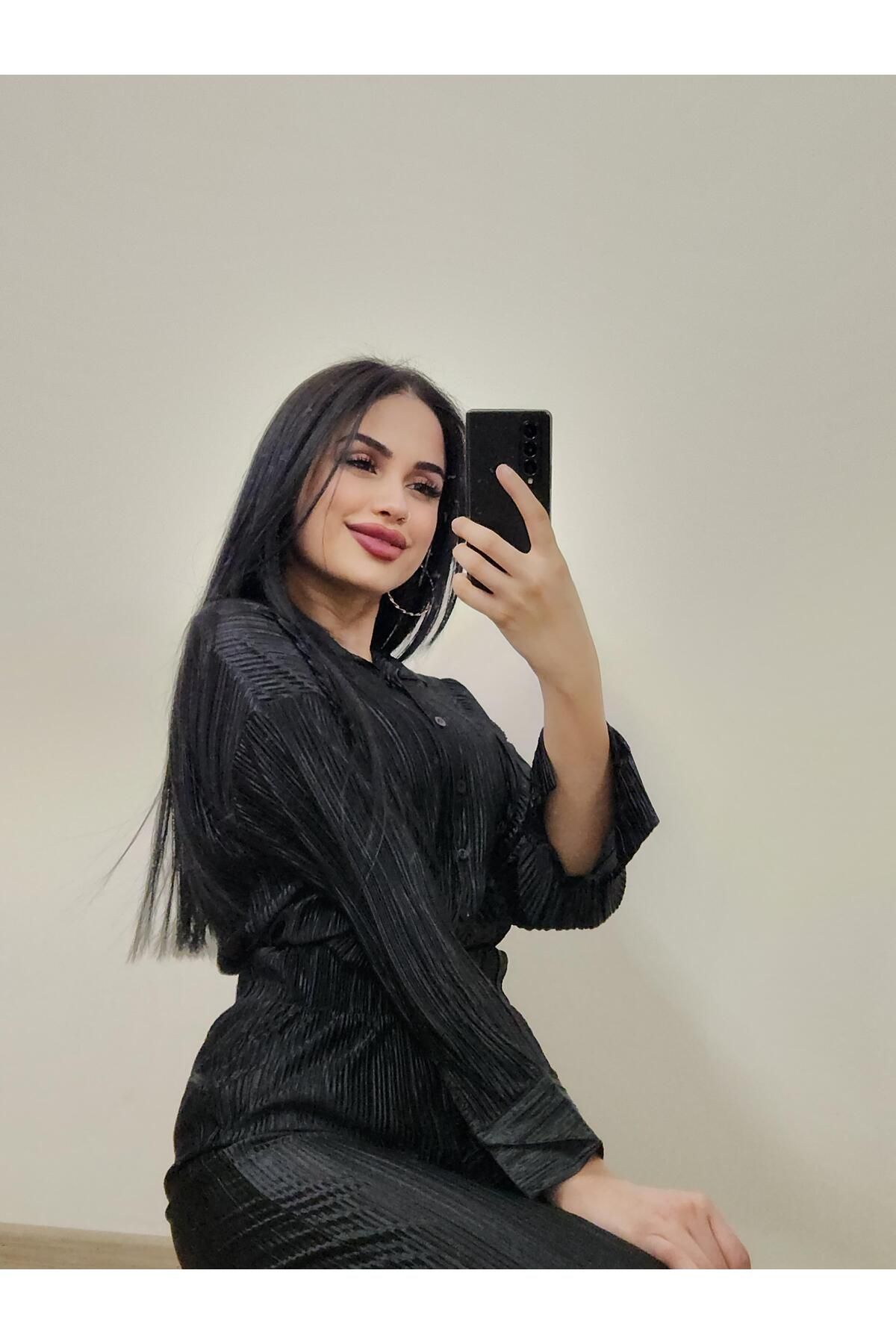 Butik Siyah Piliseli Gömlek Takım