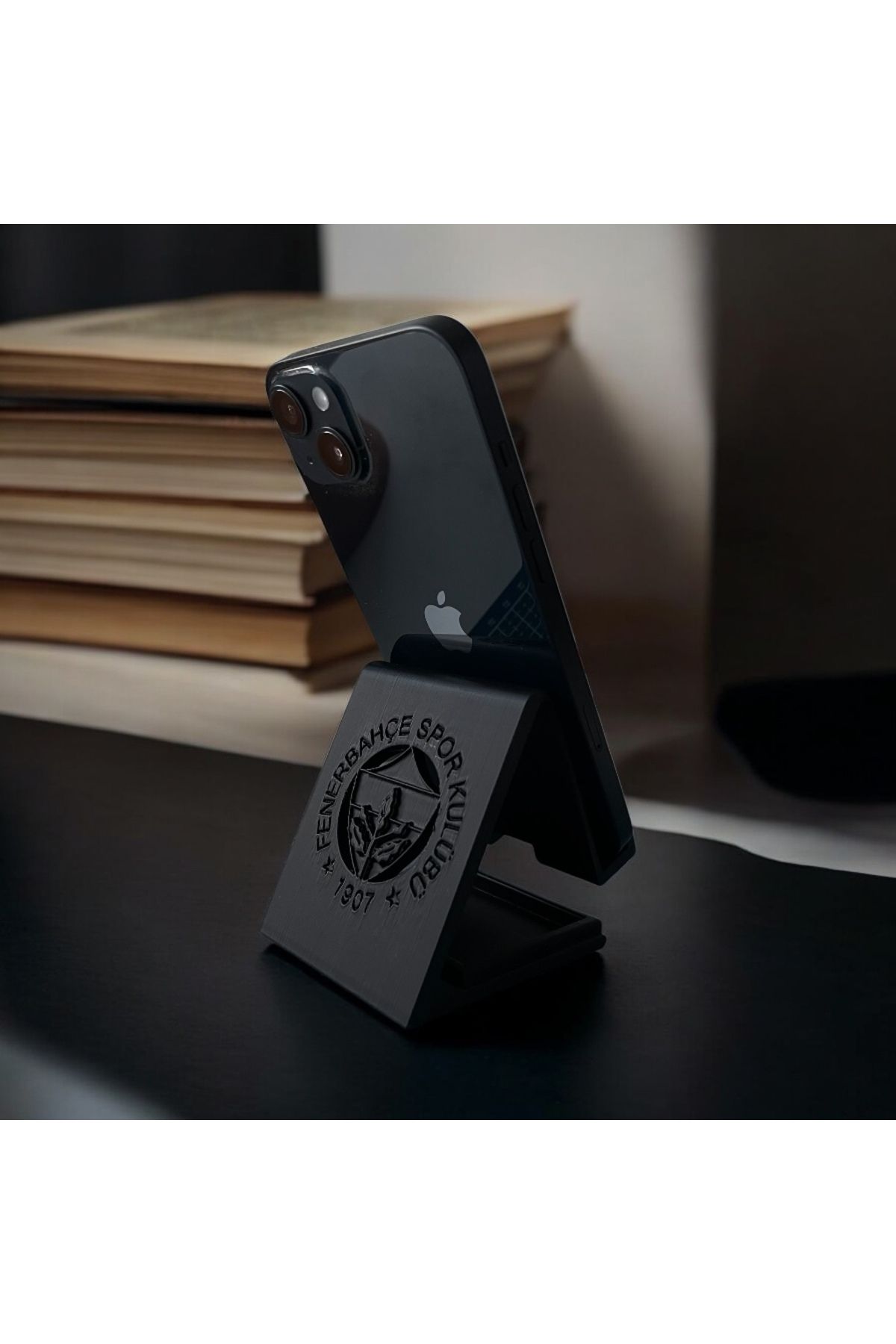 Home Fenerbahçe Temalı Masaüstü Telefon Tutucu Stand – FB Logolu Şık Tasarım