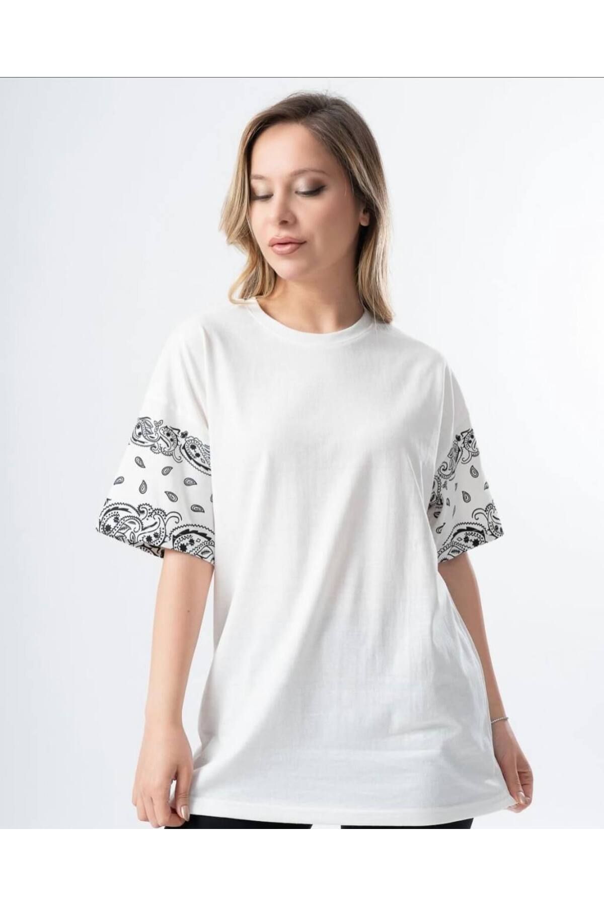 VOGUEMET ✅ Unisex Oversize T-shirt – Kol Baskılı, Trend ve Rahat Stil