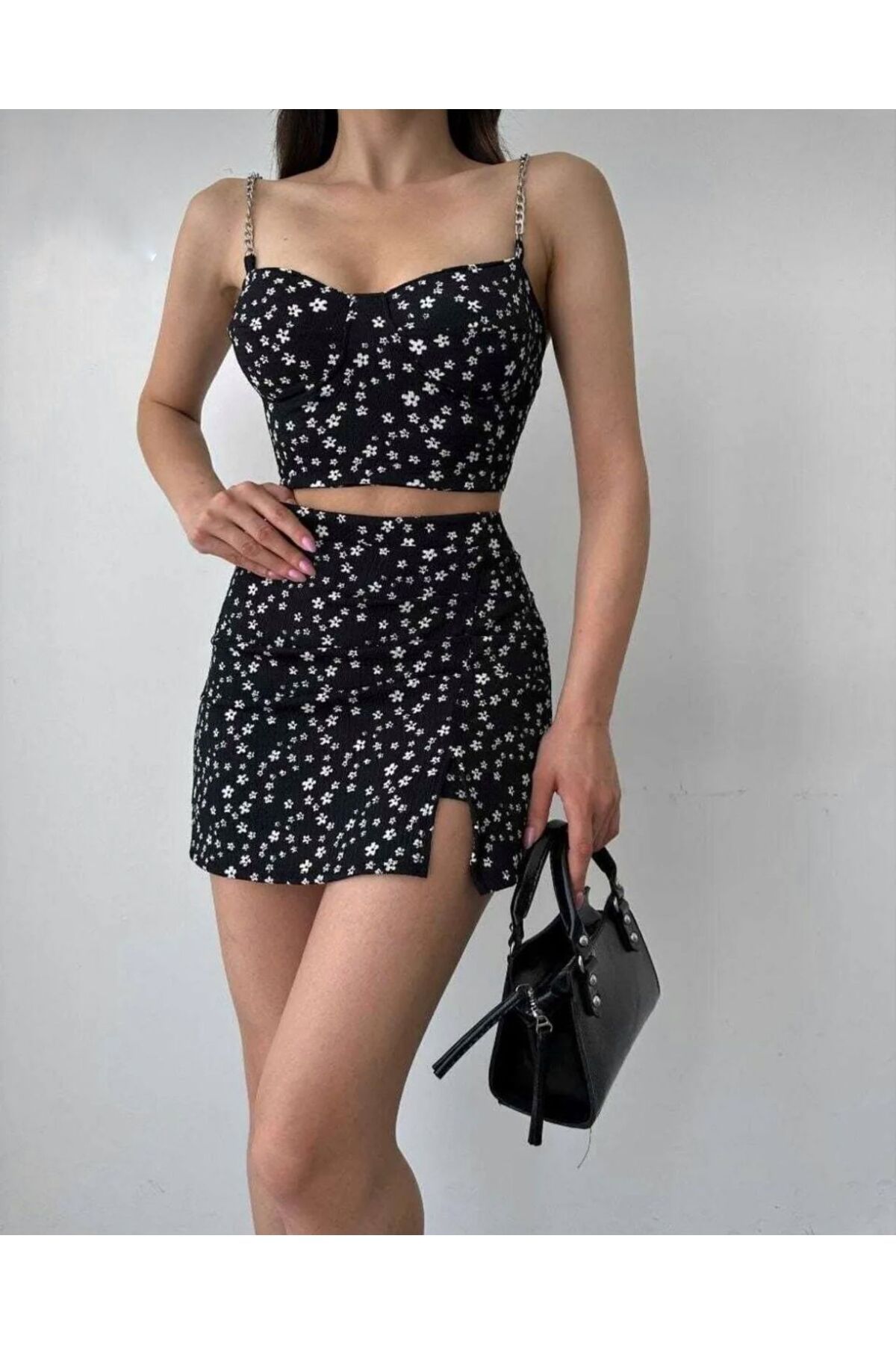 Butik Kadın İkili Takım -Zincir Askılı Crop-Şort Etek Çiçek Desenli Takım