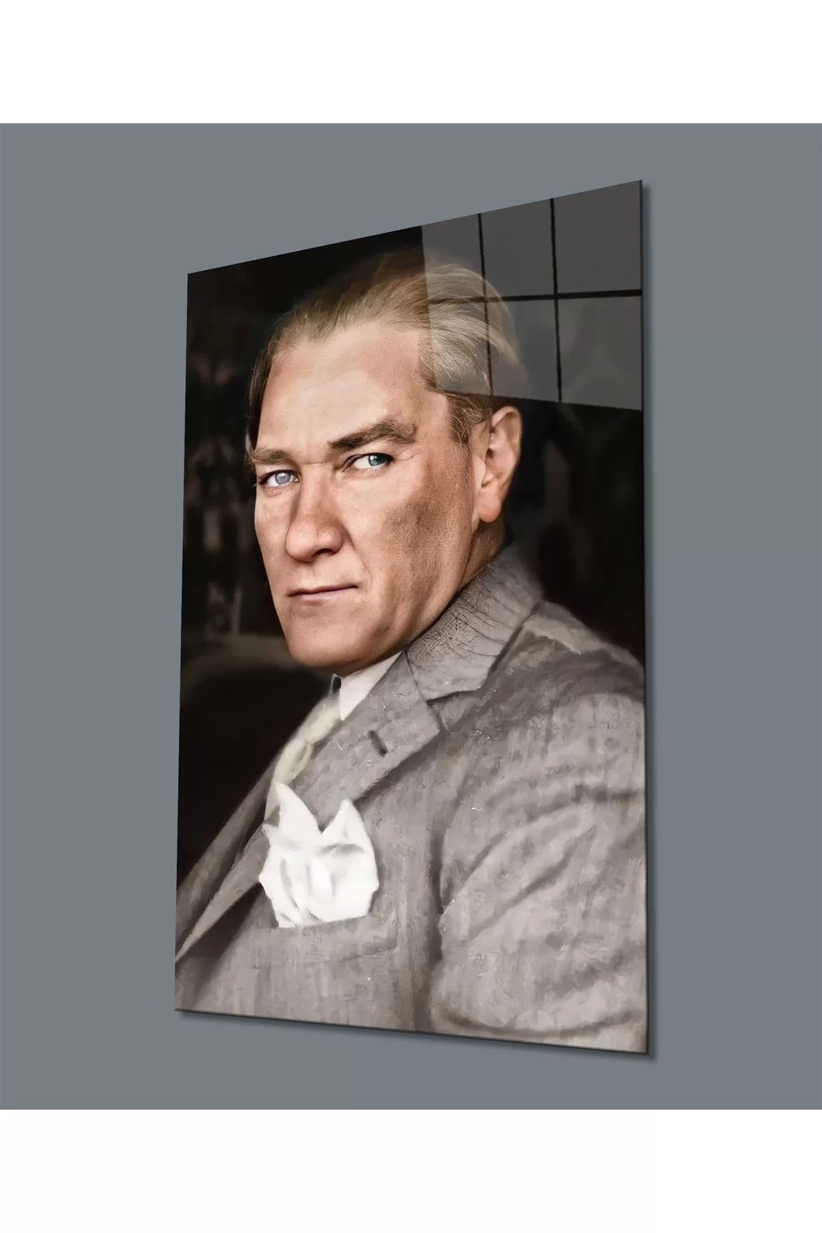 ÖYKÜ VE YİĞİT Takım Elbiseli Atatürk Cam Tablo, Uv Baskılı Ve Temperli, Hediyelik