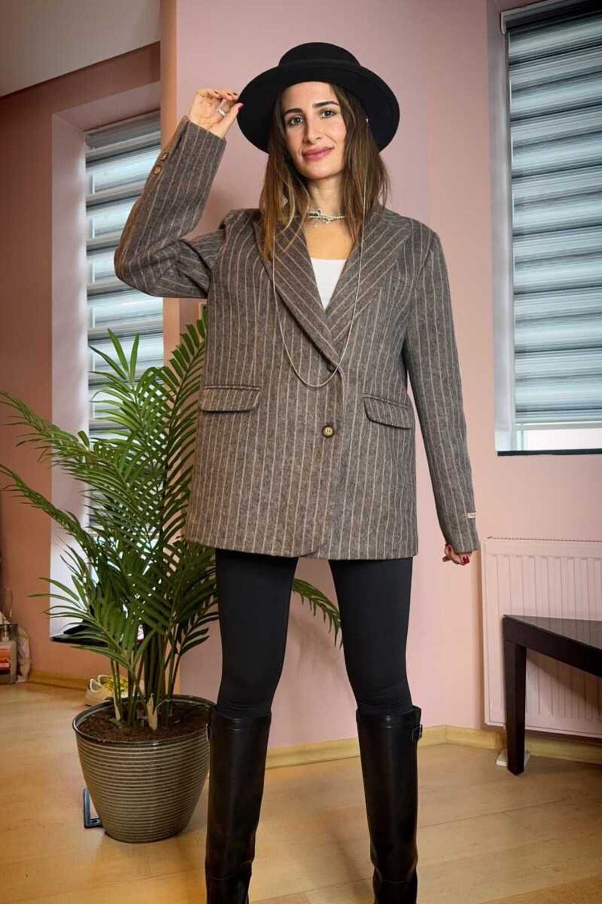 Clothing palette ÇİZGİLİ KAŞE BLAZER CEKET