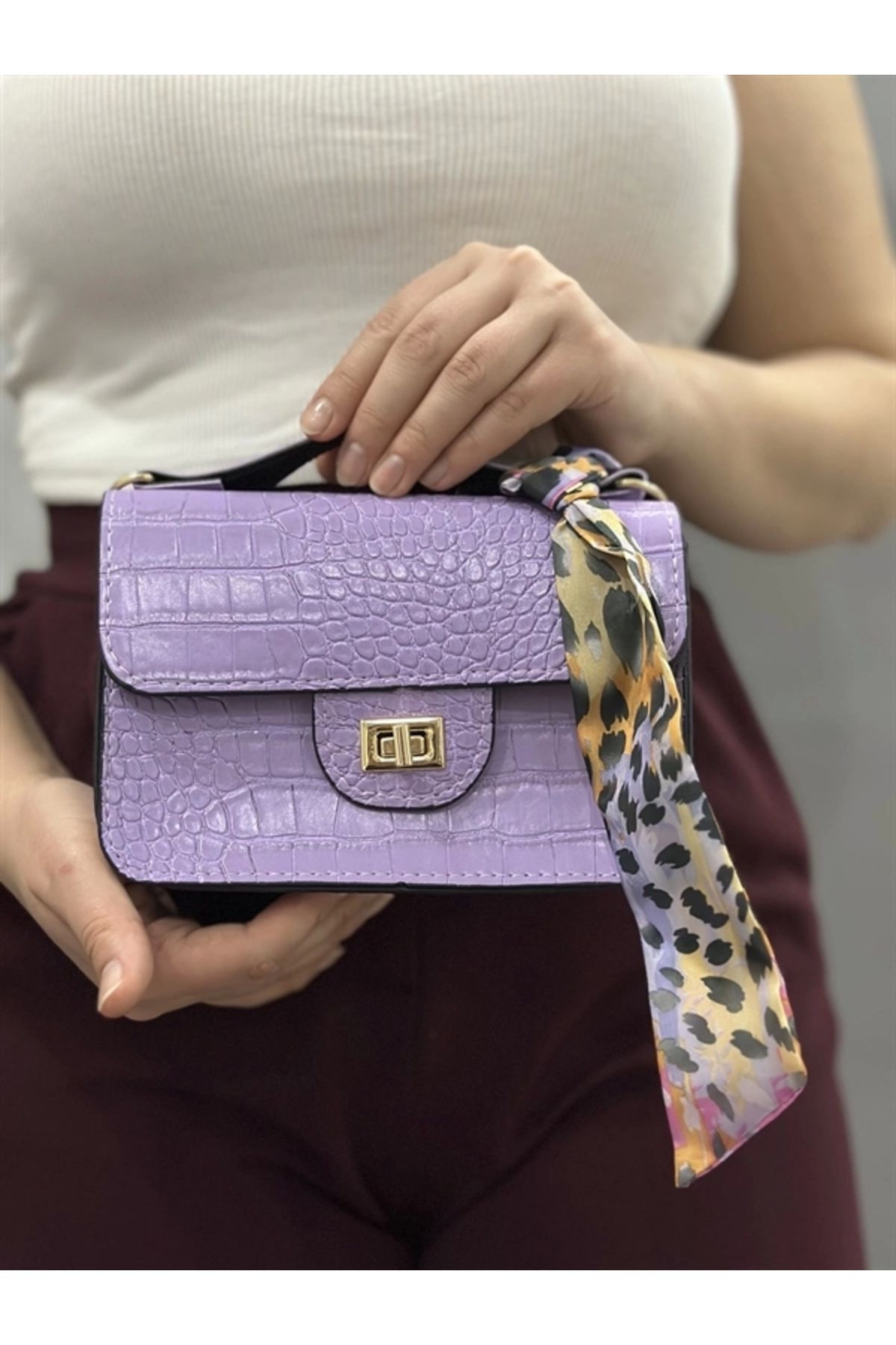 FASHIONLINE Jisse lila cilt çanta