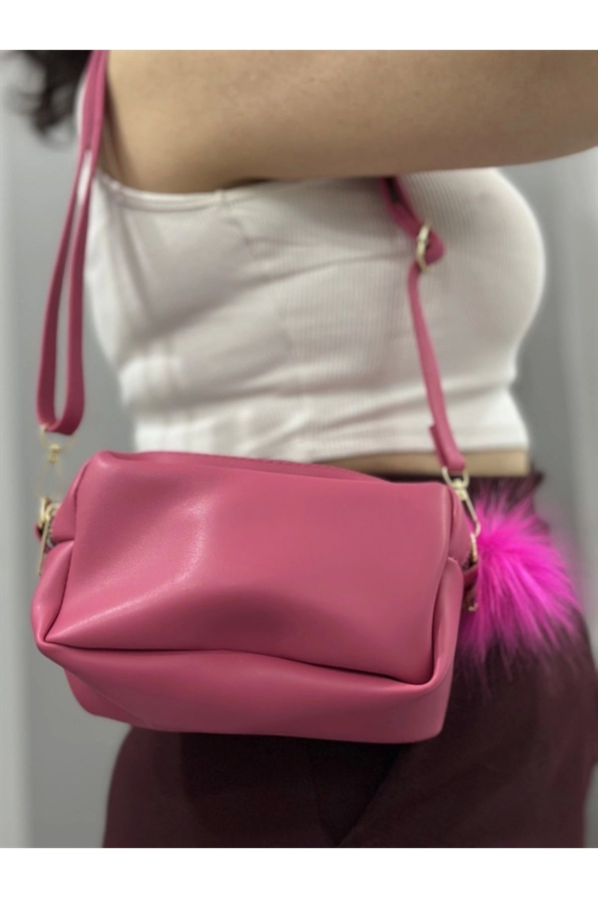 FASHIONLINE Ponpon fuşya cilt çanta