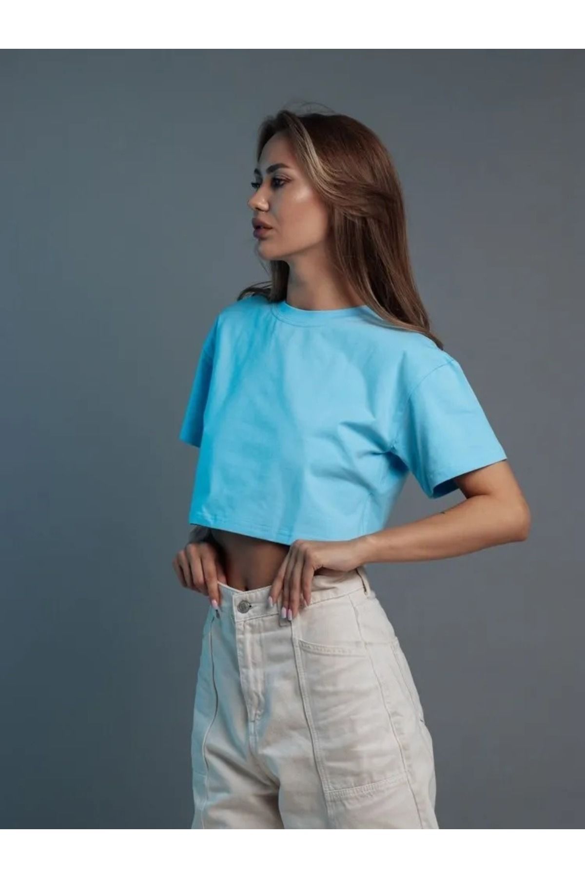 aynewmoda Düz baskıya sahip, rahat, kısa kollu, yuvarlak yakalı tişört