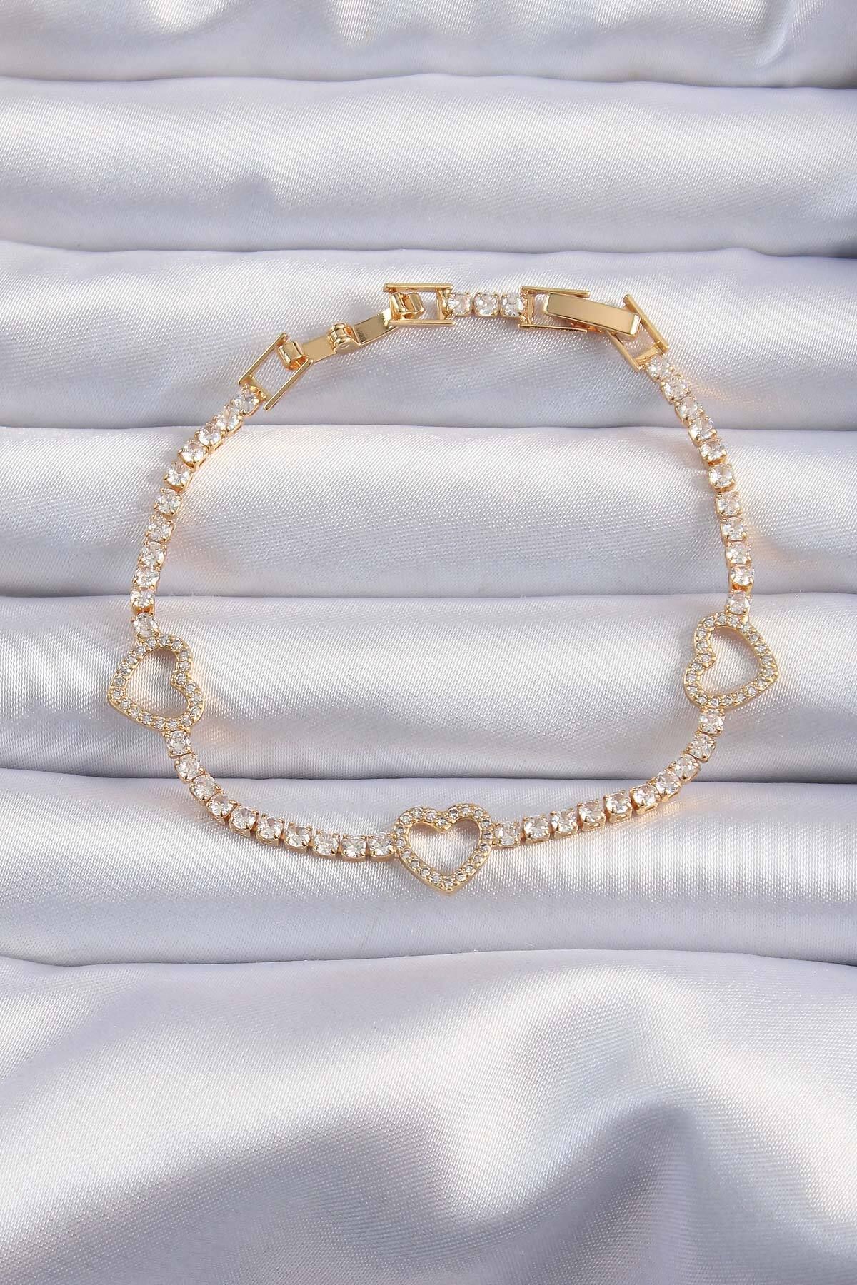 ÖYKÜ VE YİĞİT Pirinç Vip Seri Gold Renk Zirkon Taşlı Su Yolu Tasarımlı Kalp Bileklik - TJ-BB6318